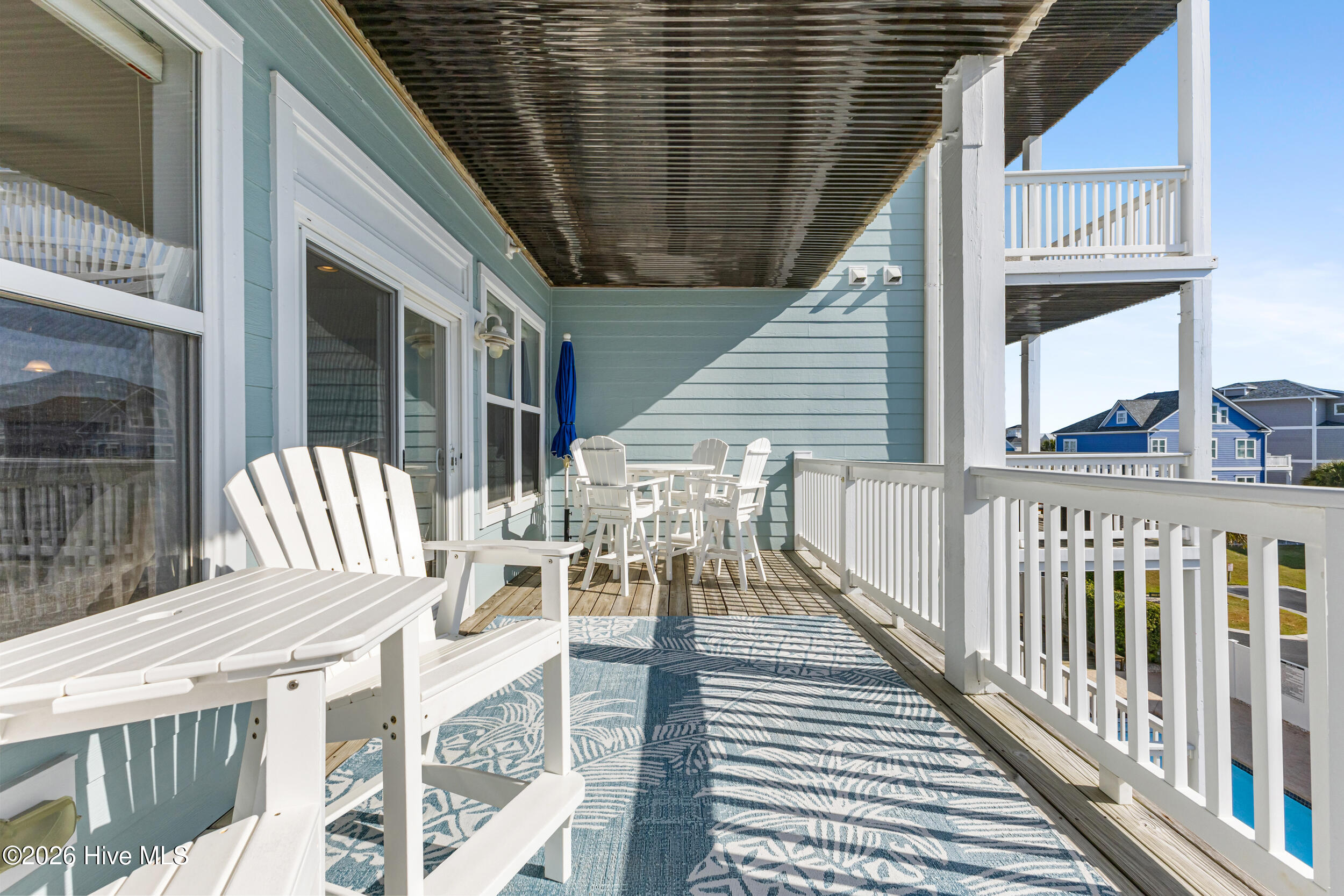 100567123 | Photo 18