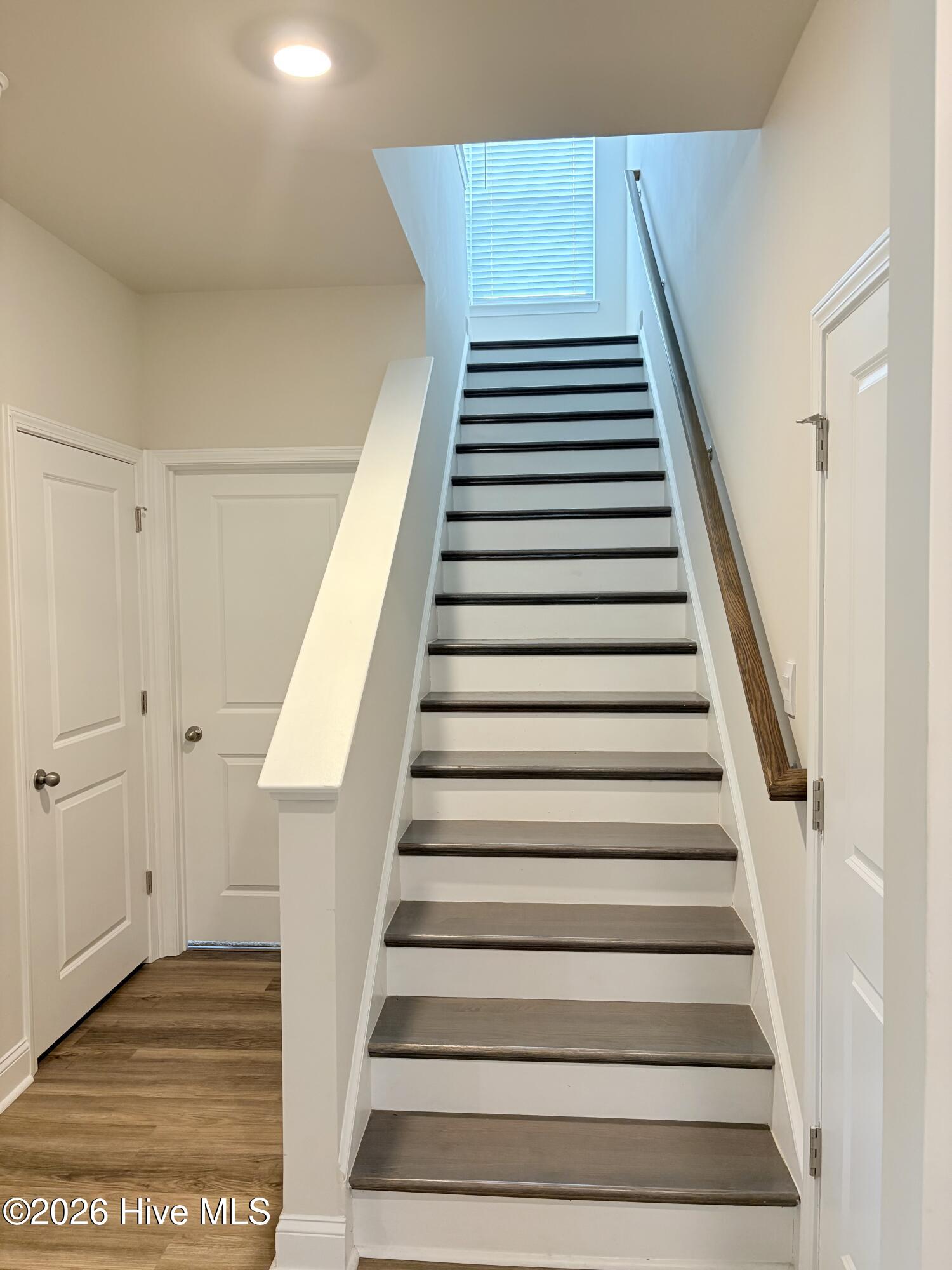 100555775 | Photo 21