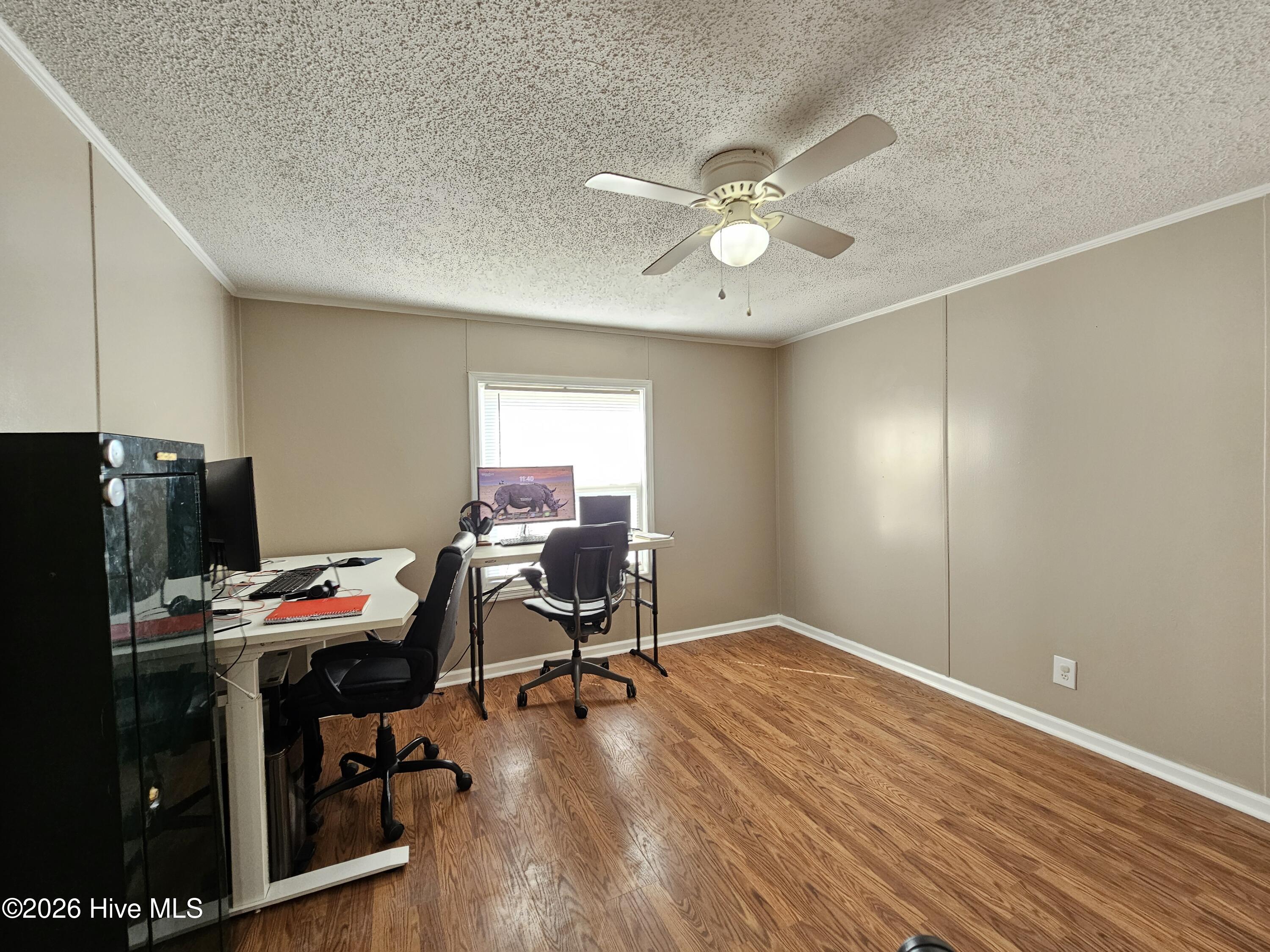 100561319 | Photo 34