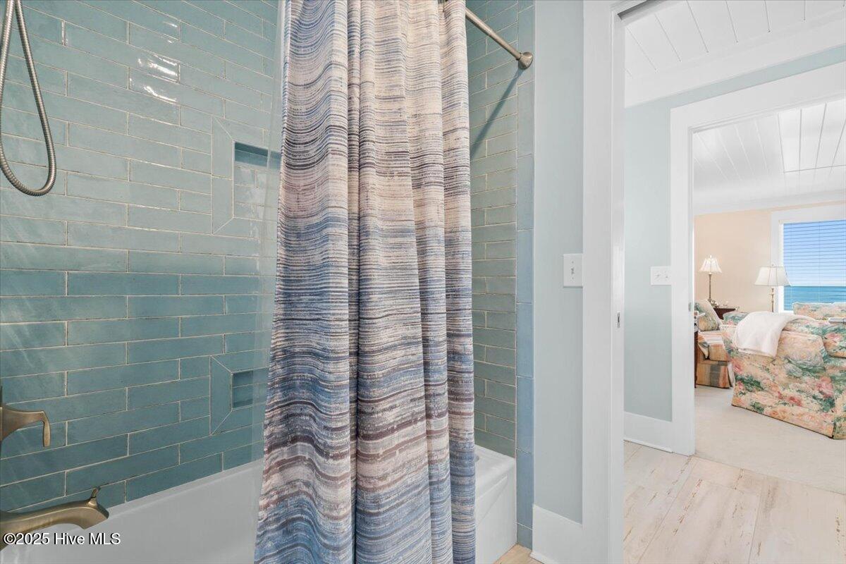 100491372 | Photo 64