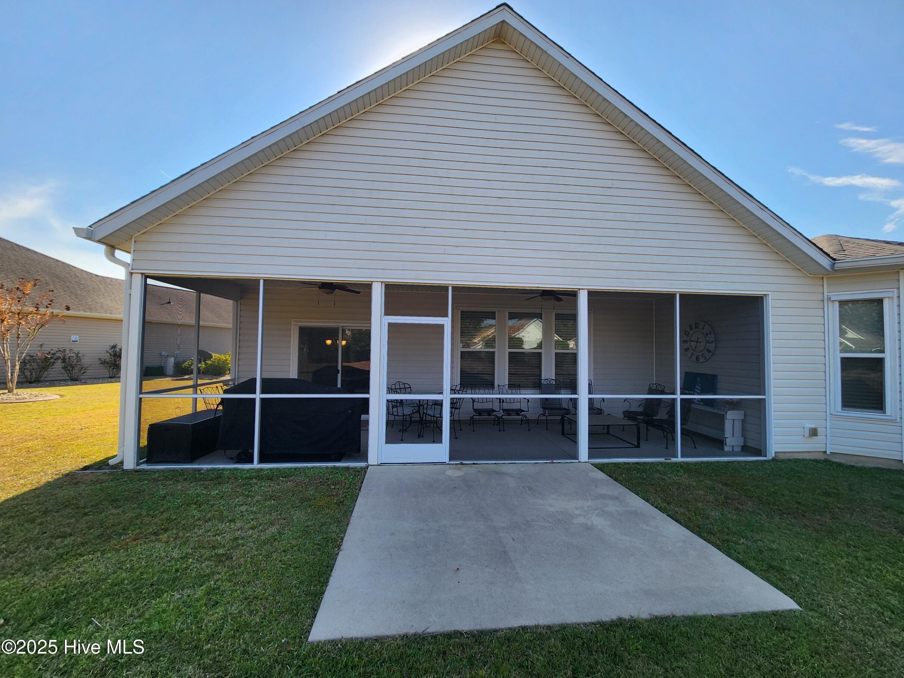 100540415 | Photo 21