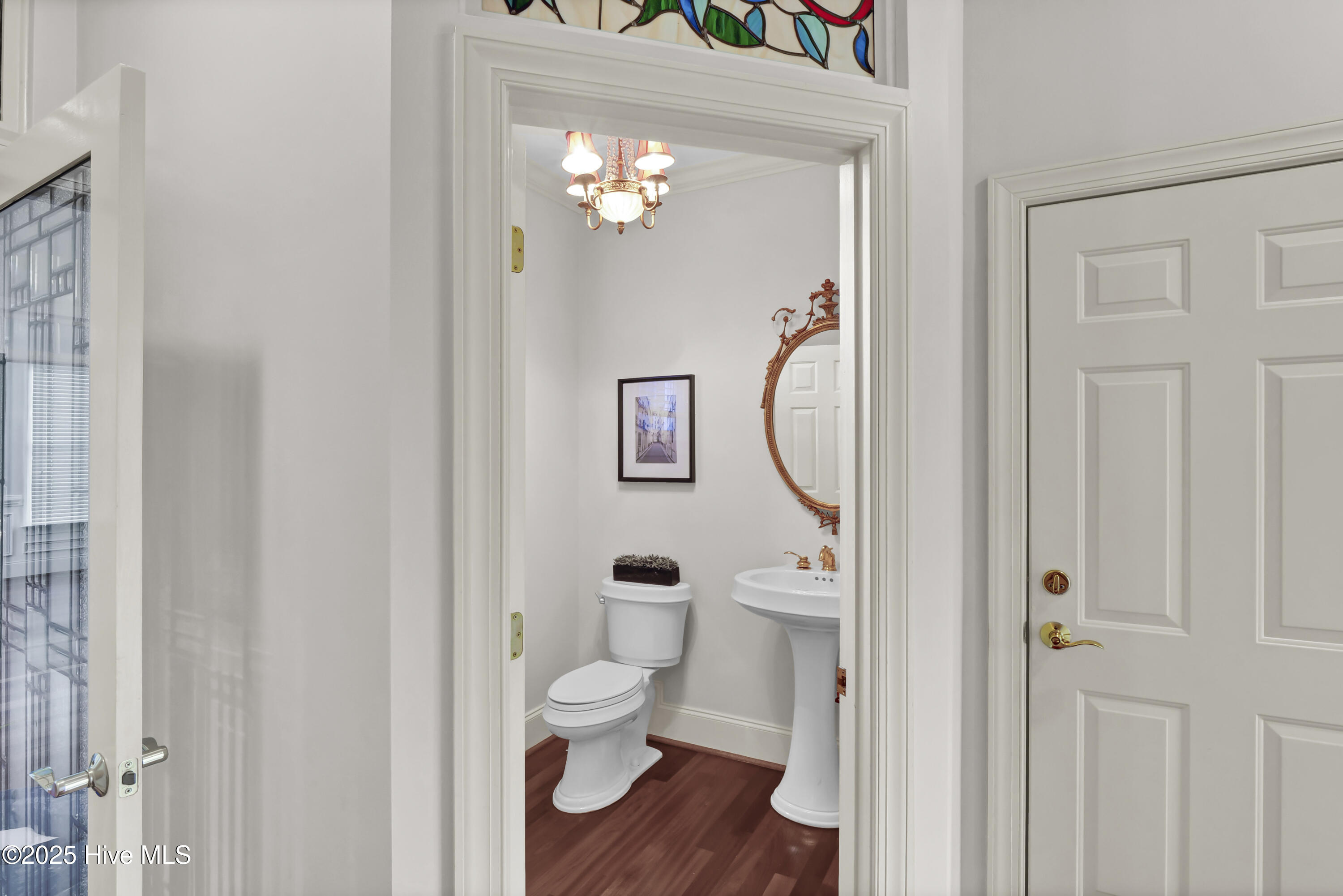 100535642 | Photo 42