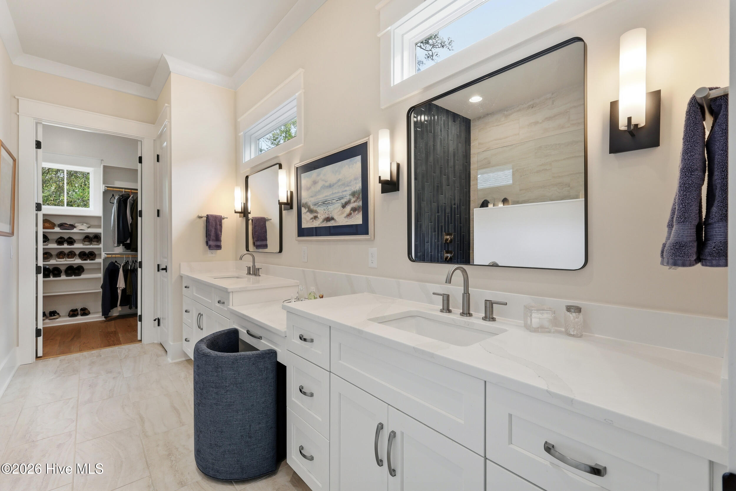 100566937 | Photo 34