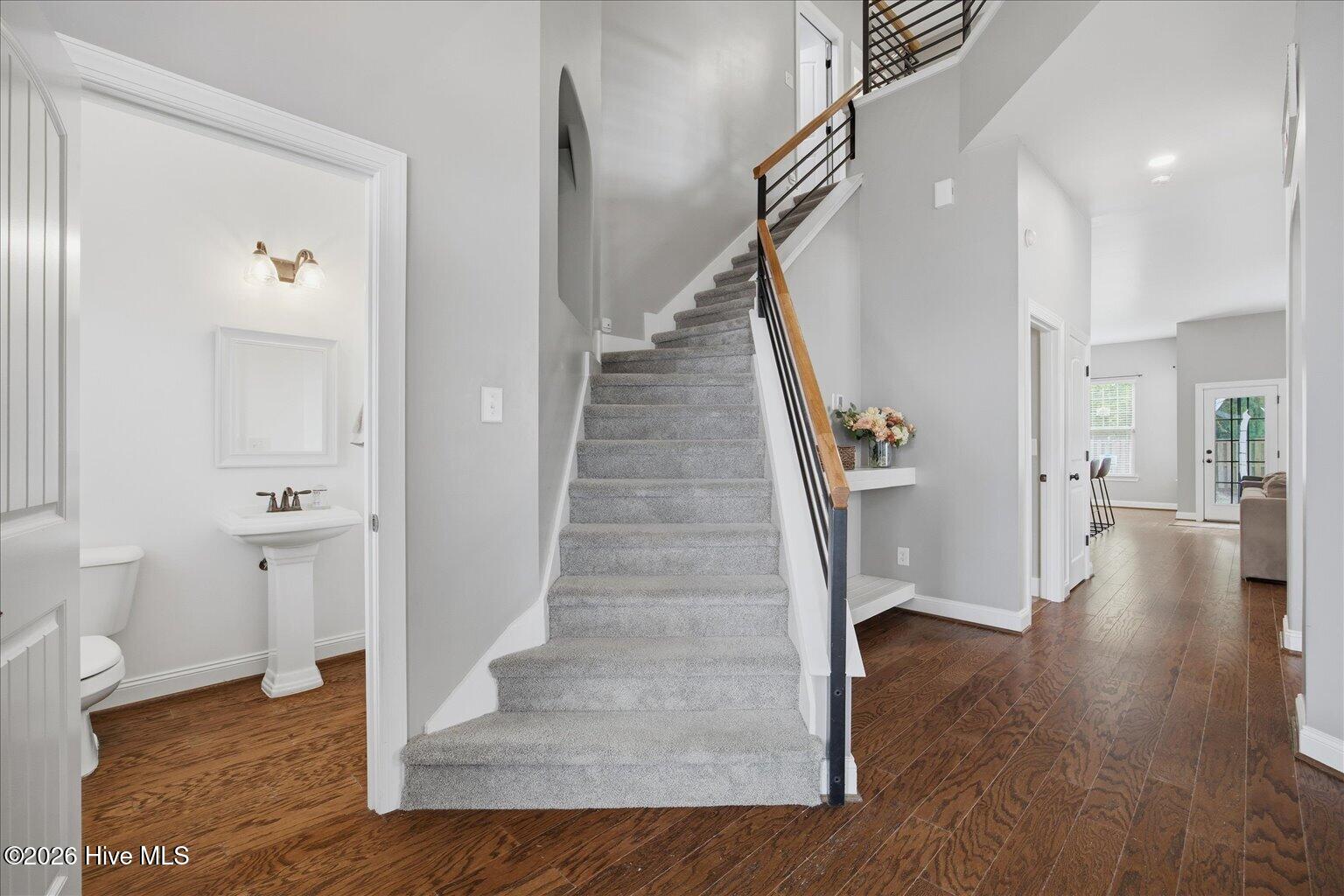 100565930 | Photo 26