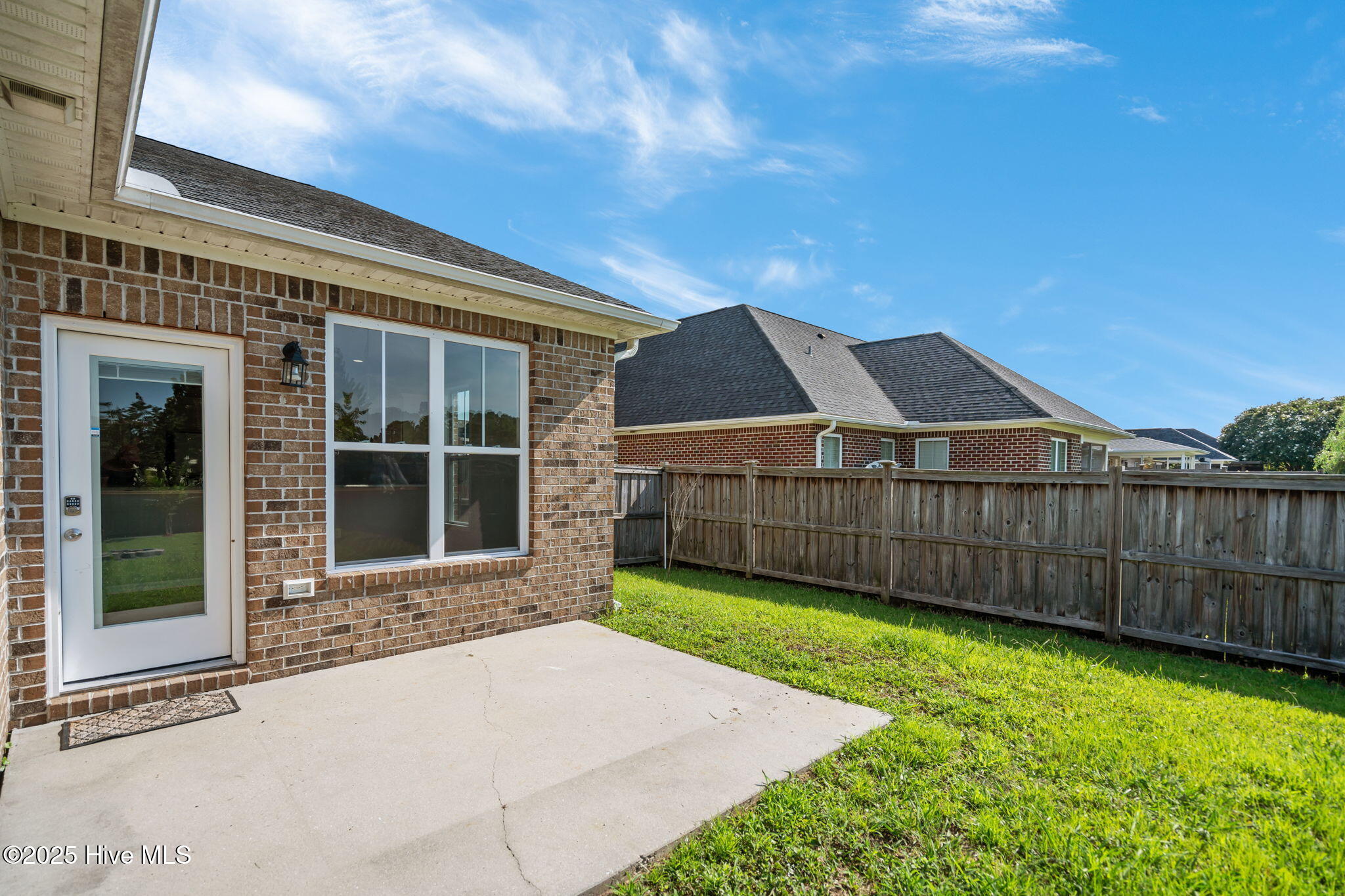 100547166 | Photo 33