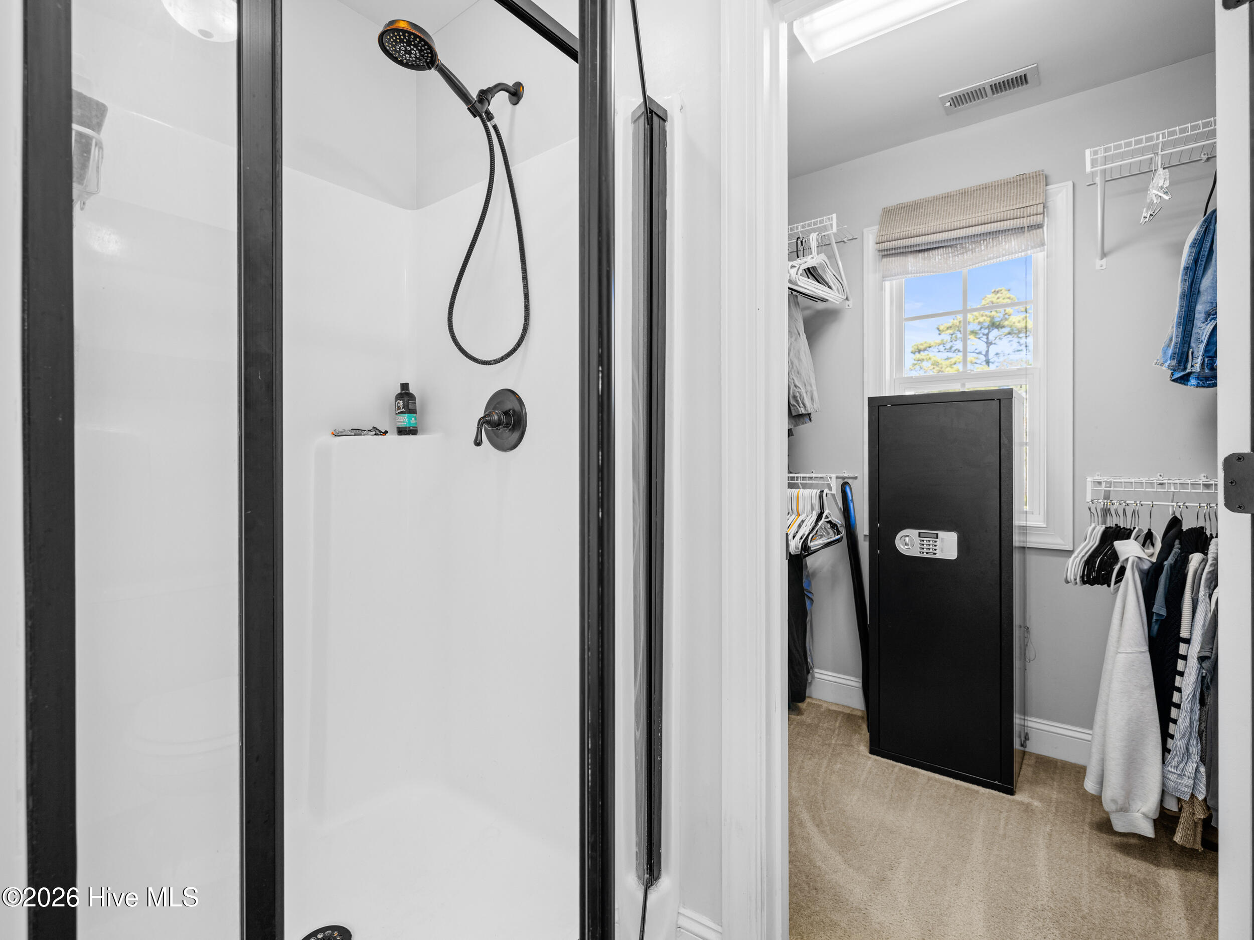 100566633 | Photo 50