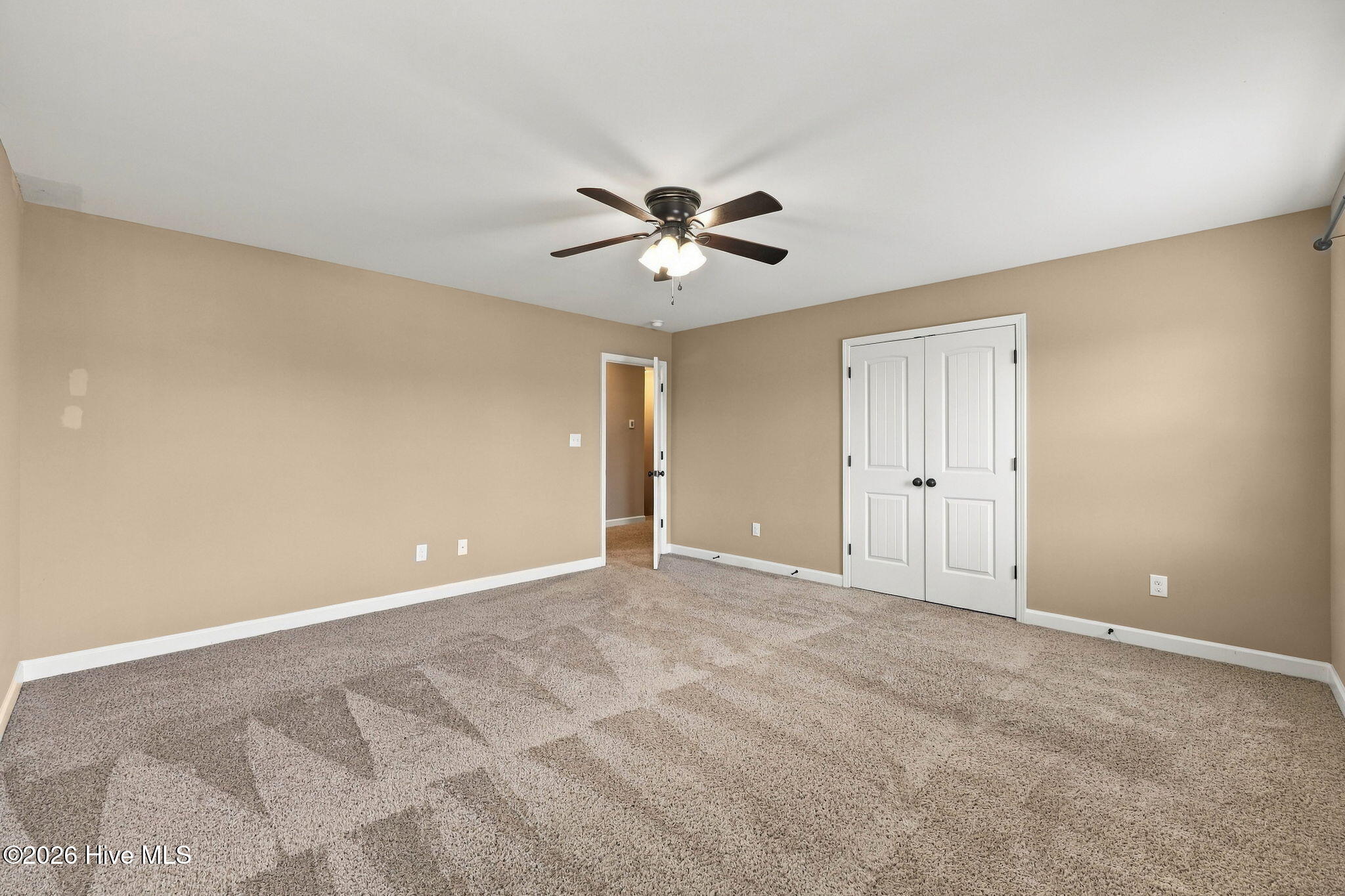 402 Kinroff Drive,Hubert
