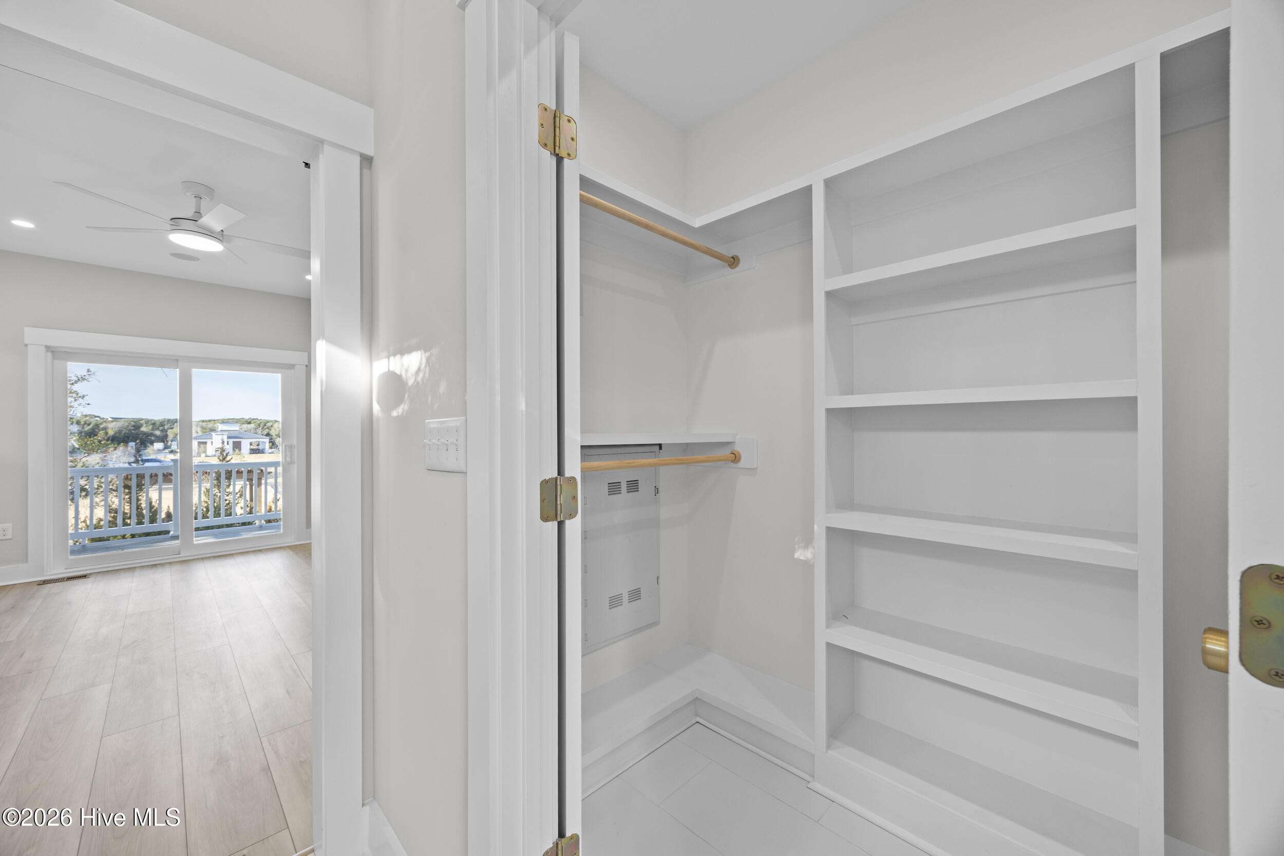 100543064 | Photo 20