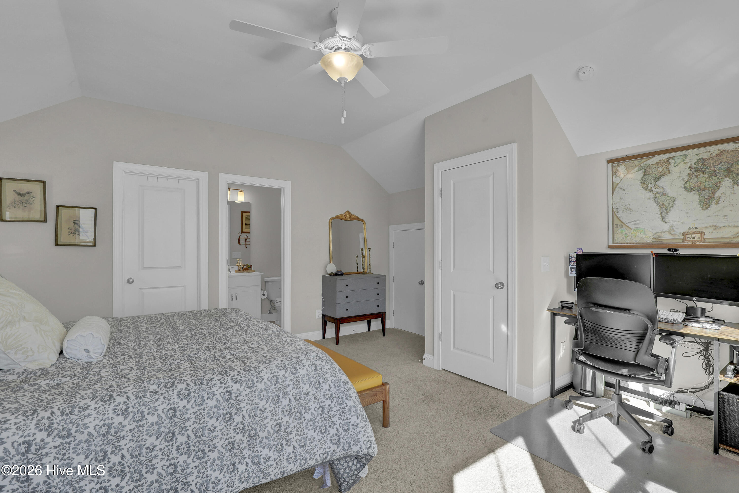 100550923 | Photo 25