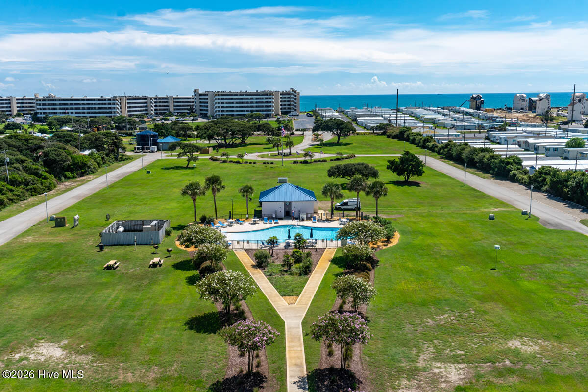 Pool and Ocean View from 606