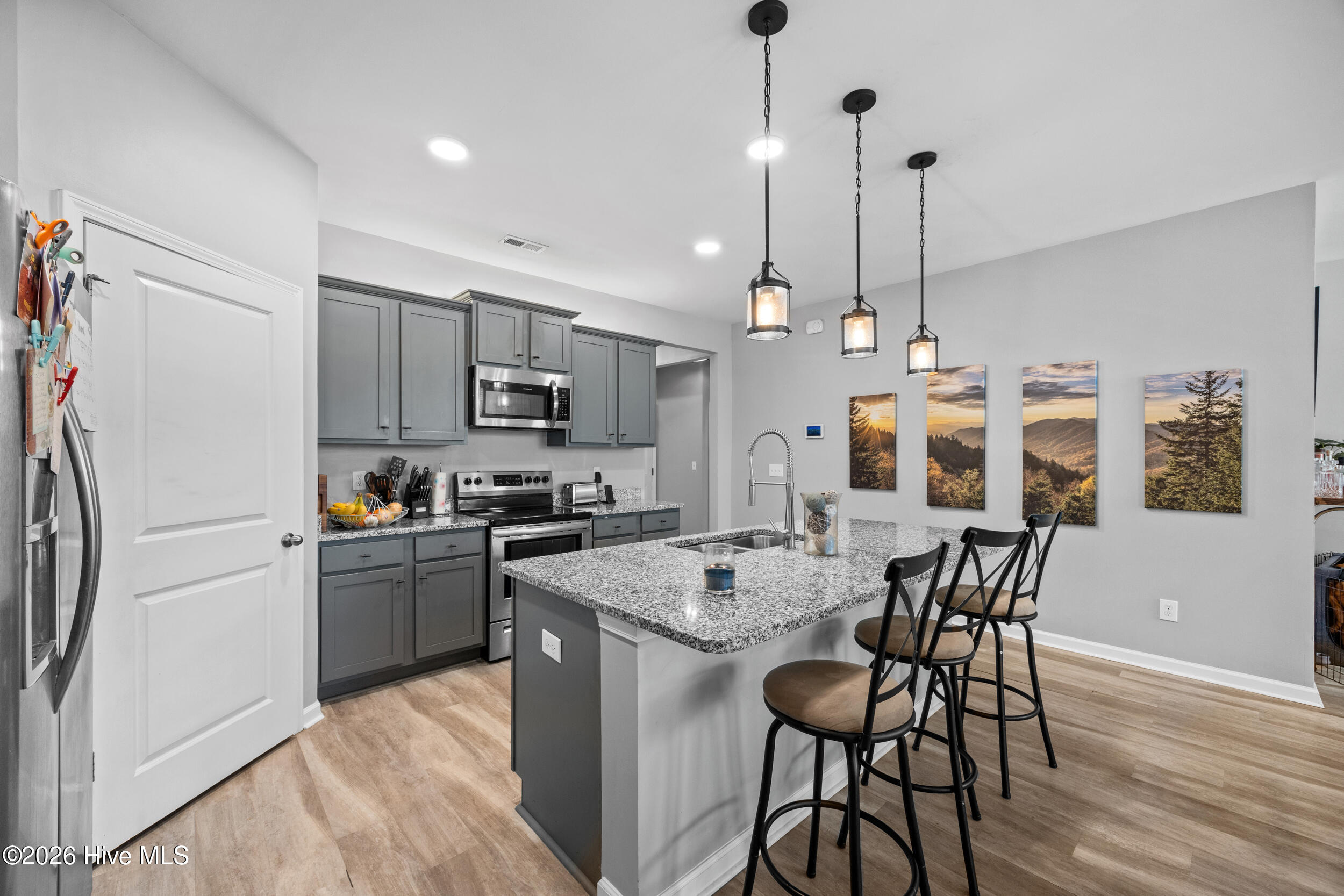 100561982 | Photo 20