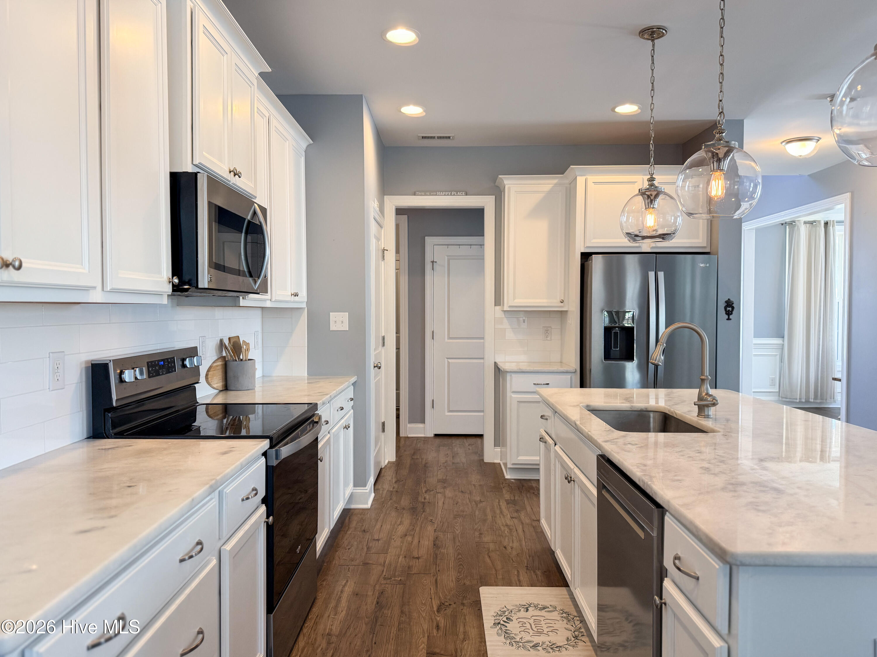 100569259 | Photo 15