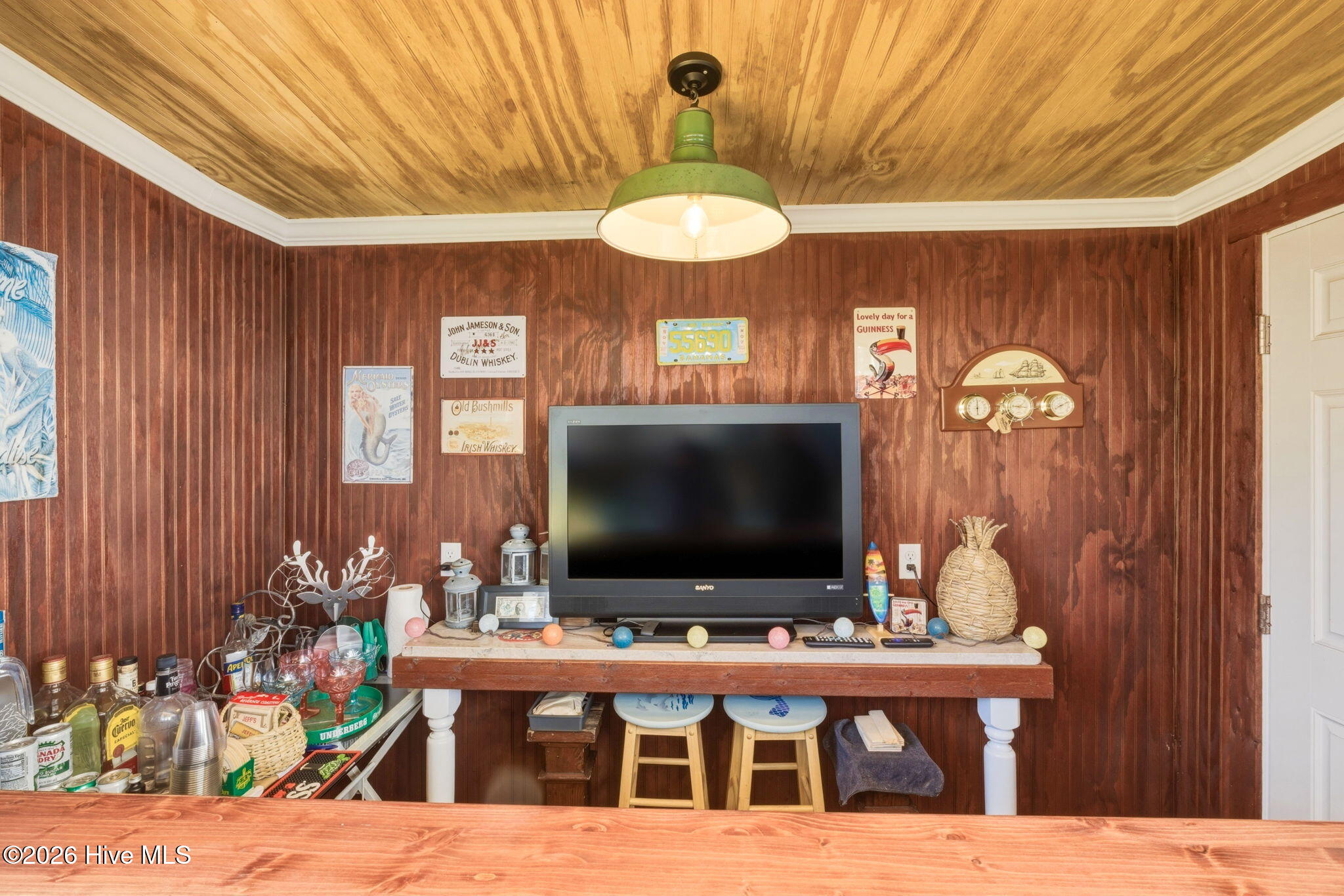 100556182 | Photo 42