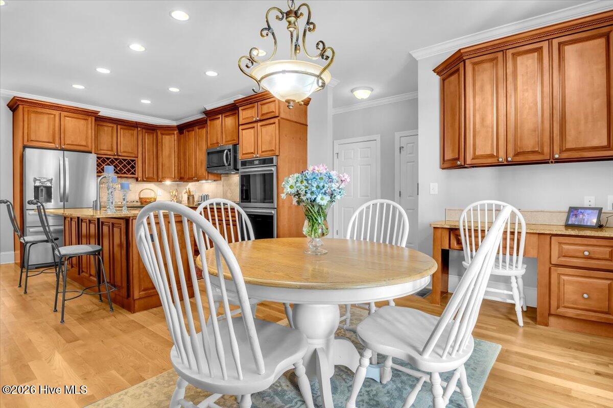 100565920 | Photo 22