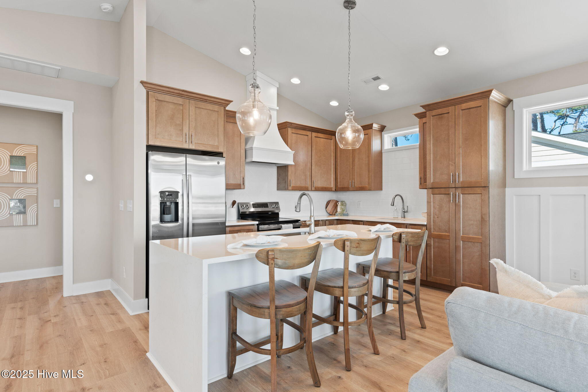 100485023 | Photo 16