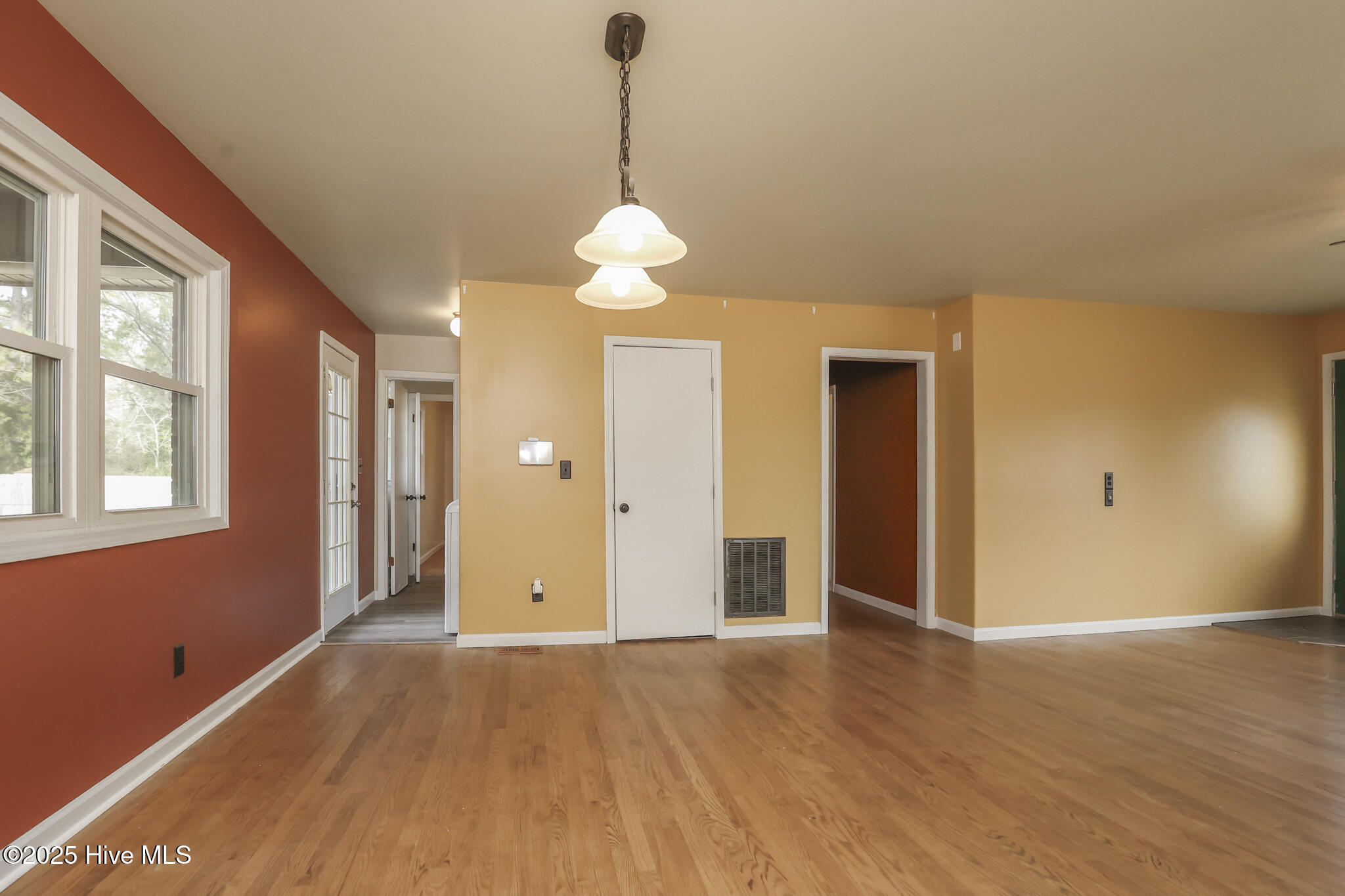 100553205 | Photo 10