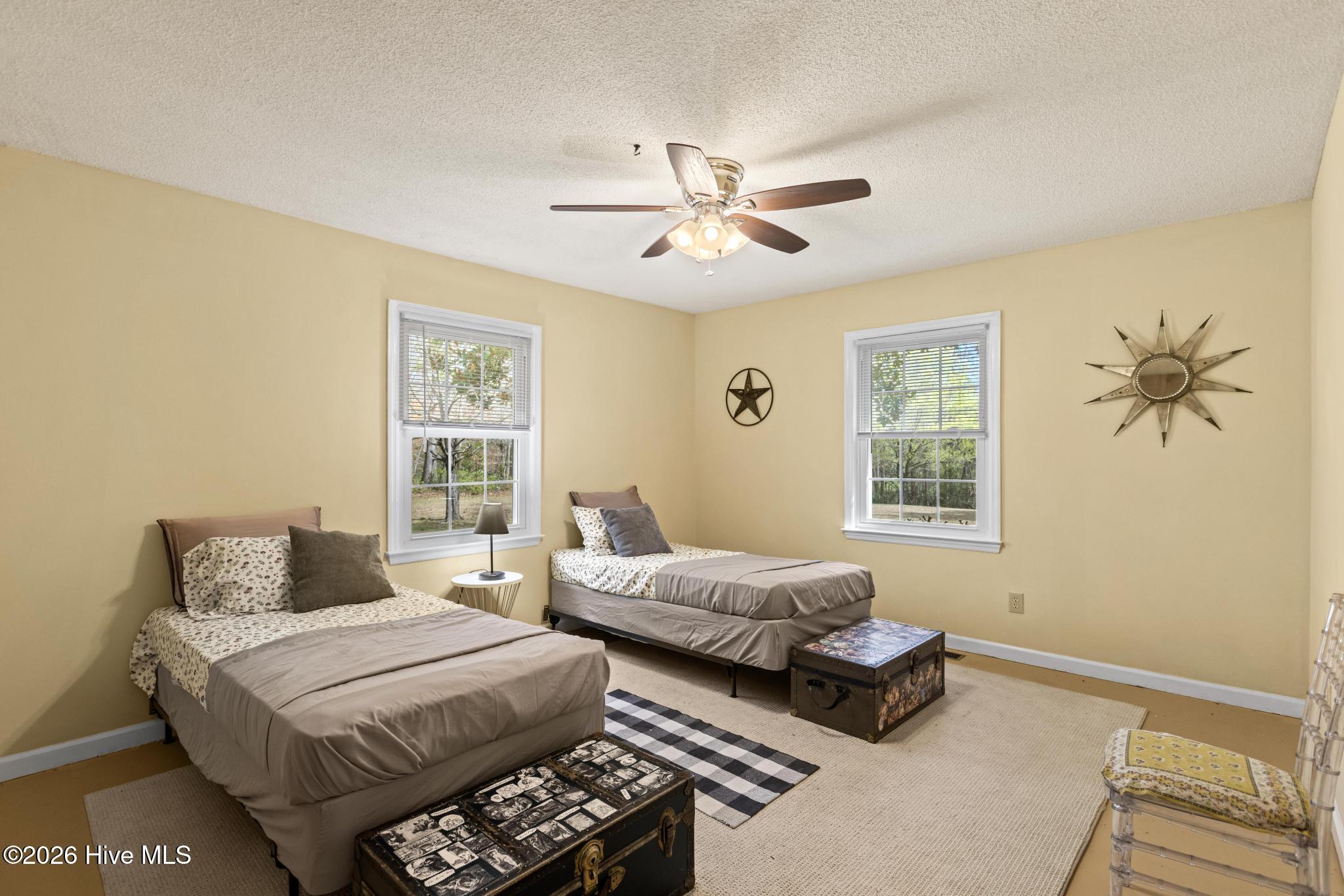 100560657 | Photo 28