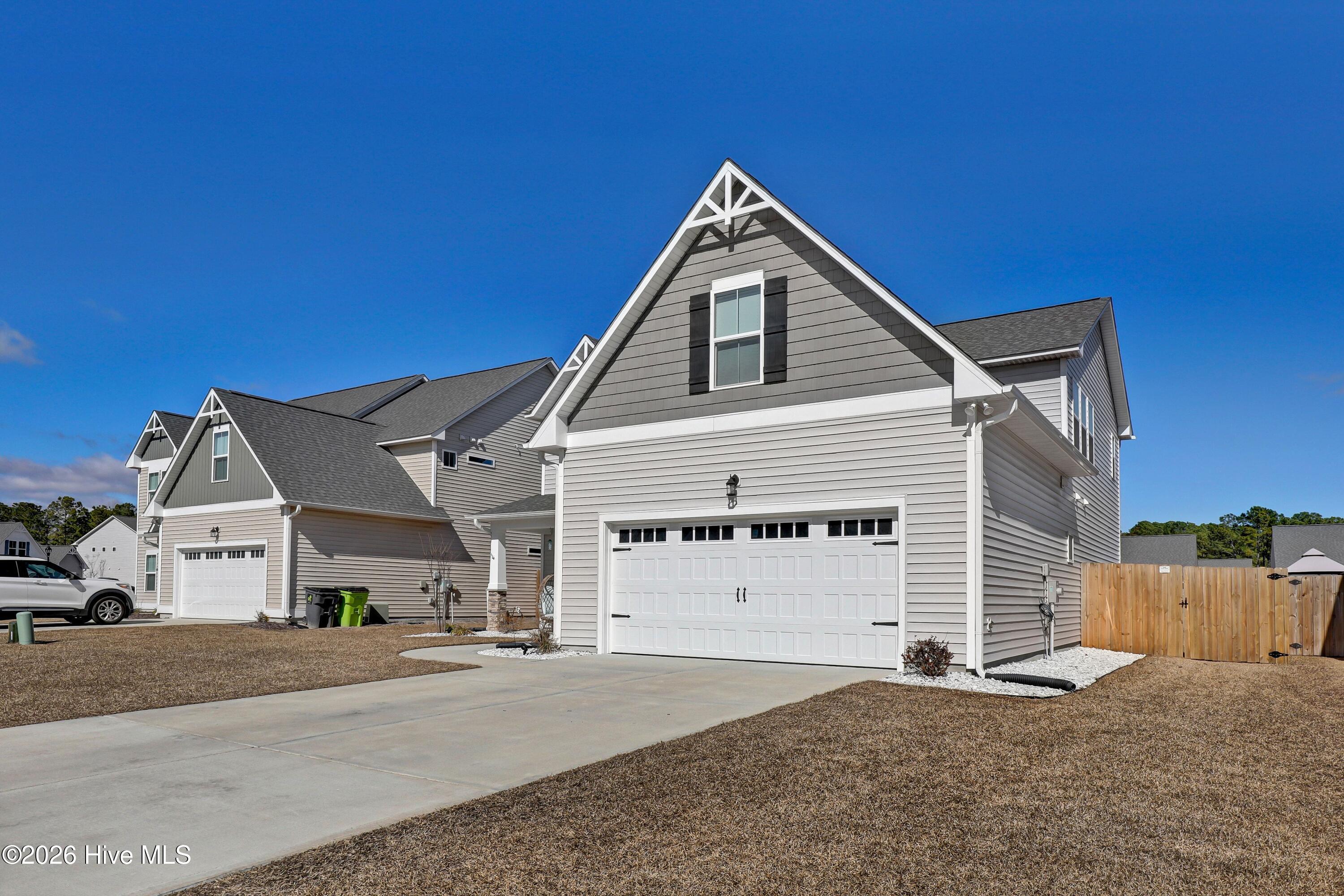 100555385 | Photo 44