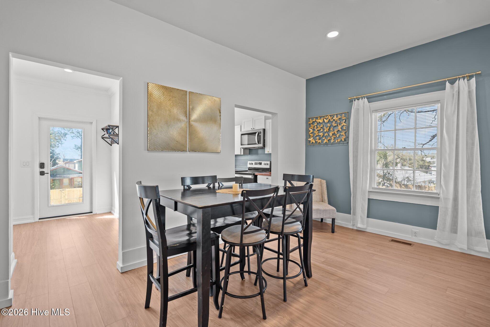 100550595 | Photo 14