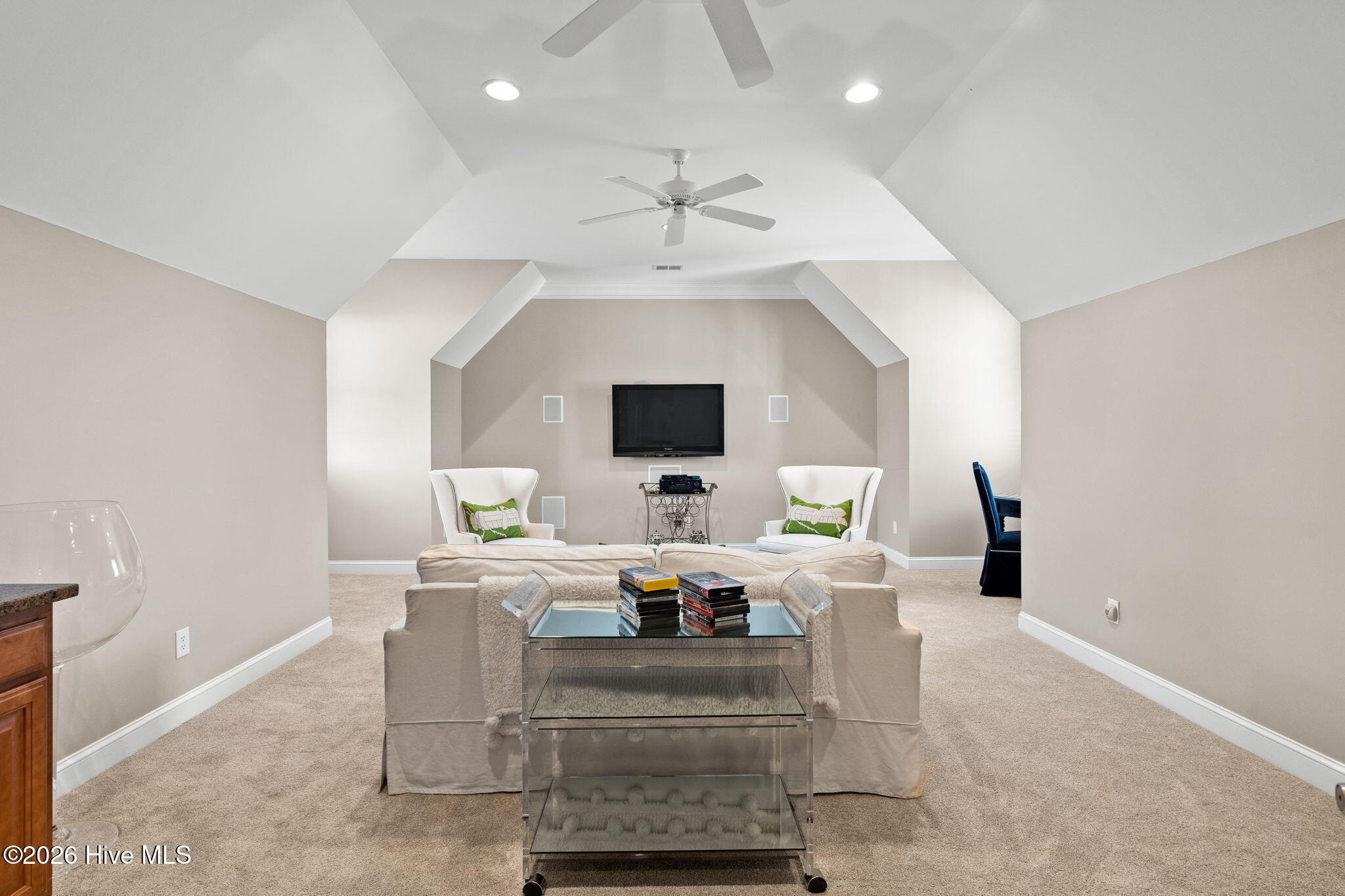 100559683 | Photo 49