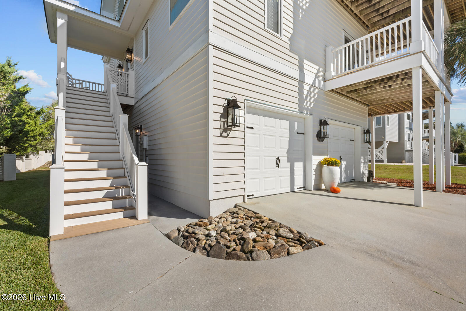 Photo 3 of Single family home for sale at 104 Gulf Strm Dr, Emerald Isle, NC 28594 | MLS# 100613179 | Listing updated on 2026-10-29