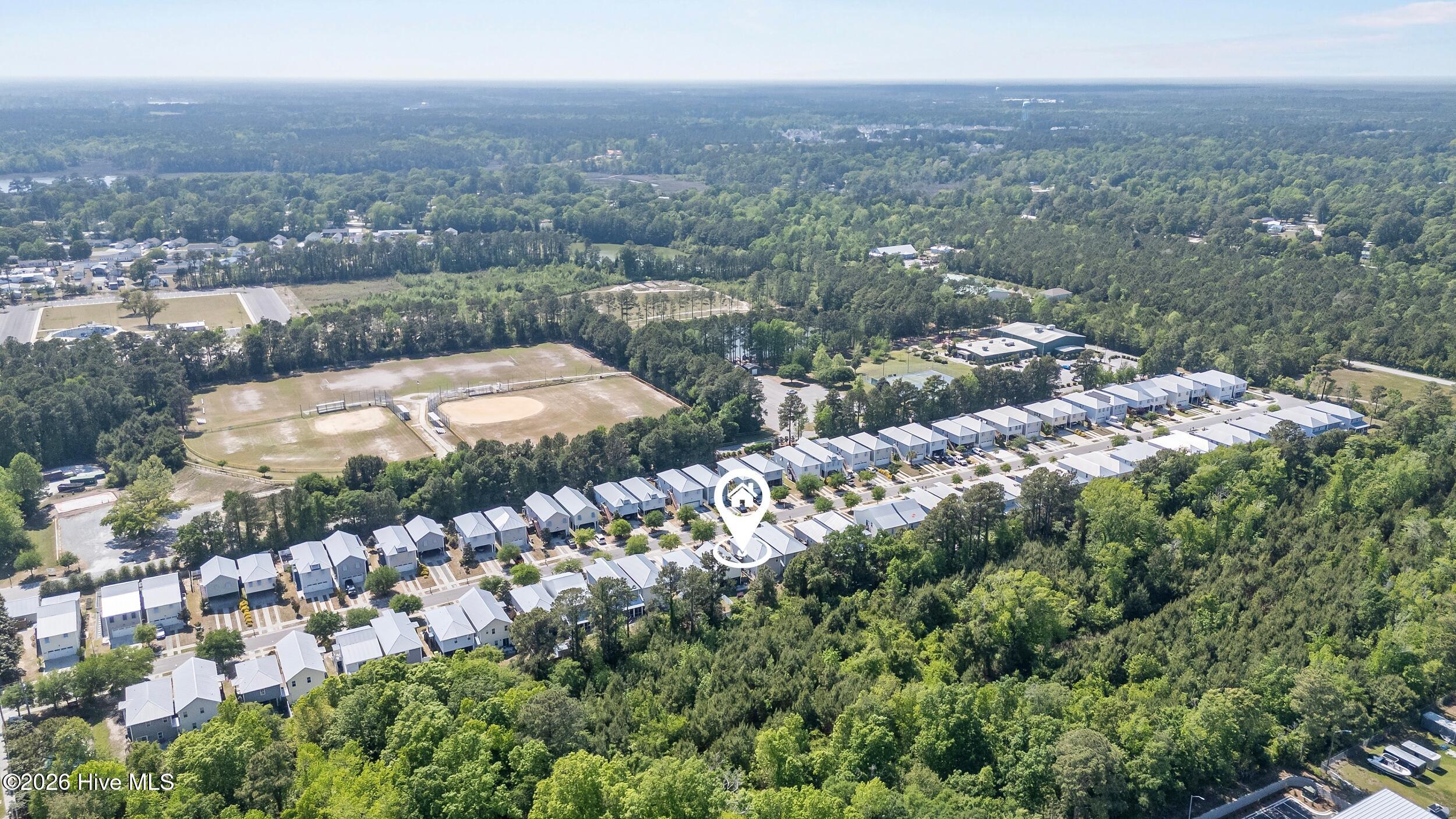 100569653 | Photo 41