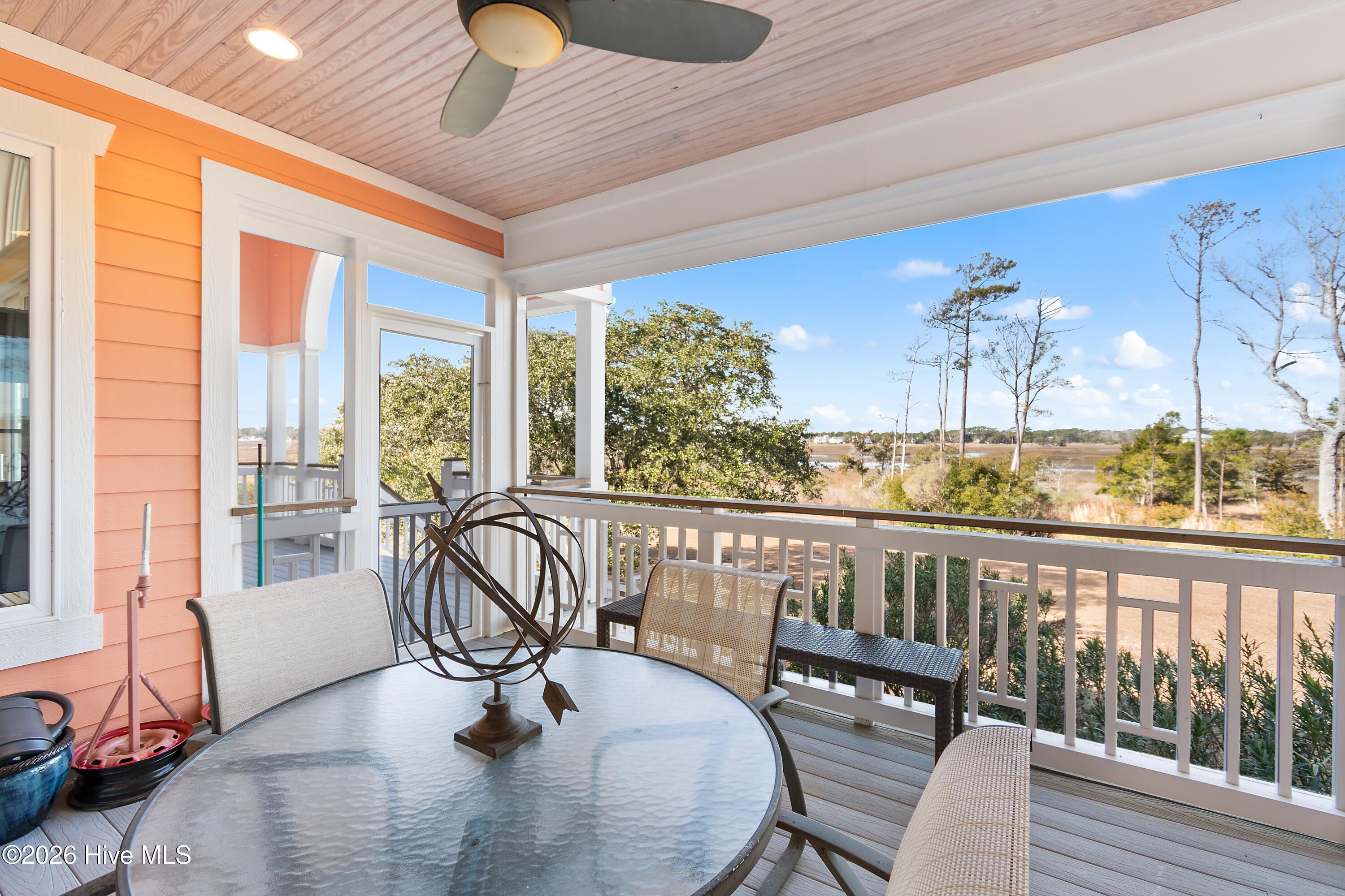 100549658 | Photo 51