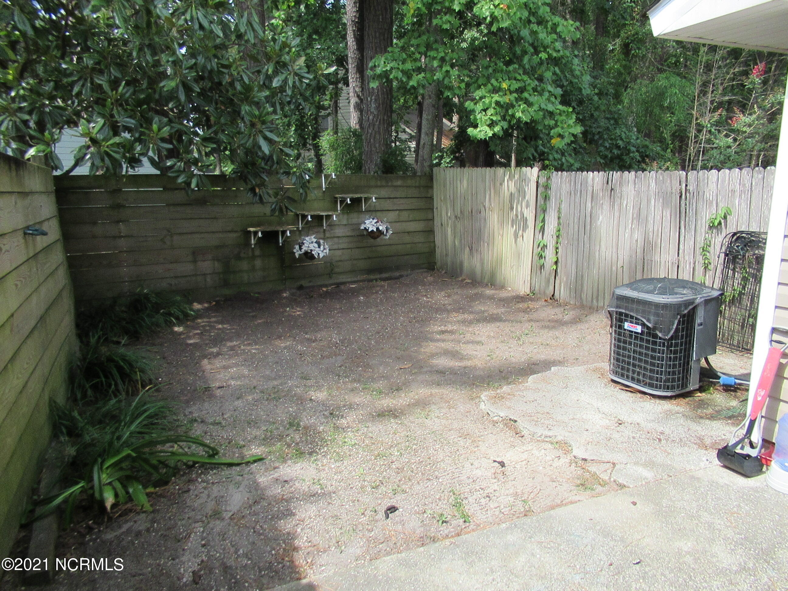 100550286 | Photo 14