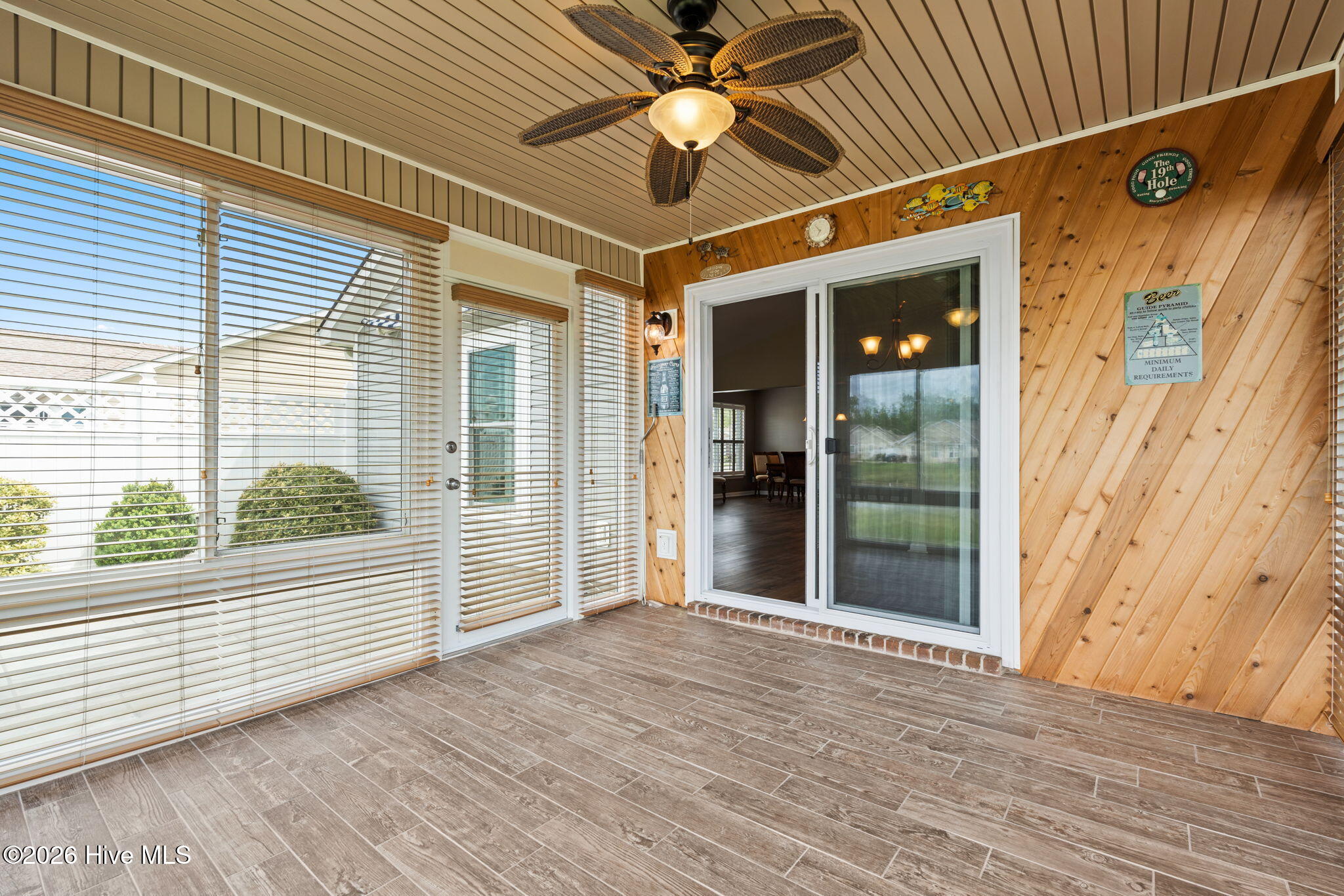 100565577 | Photo 32