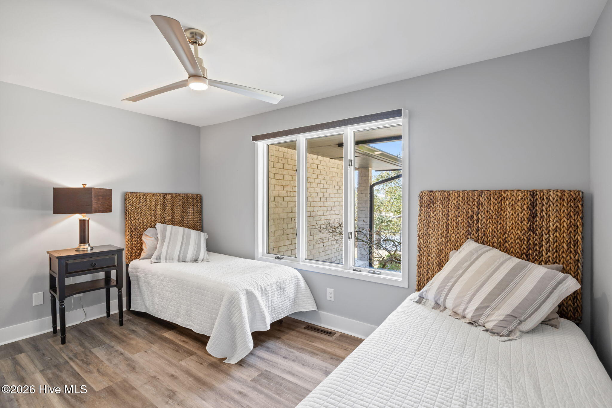 100560394 | Photo 41