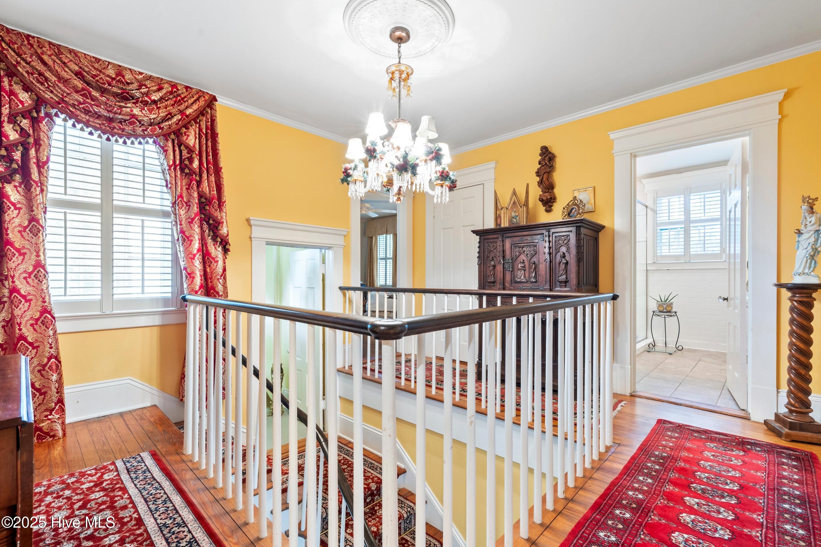 100553658 | Photo 33