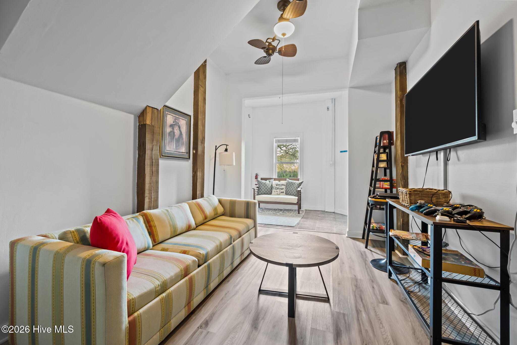 100565208 | Photo 53