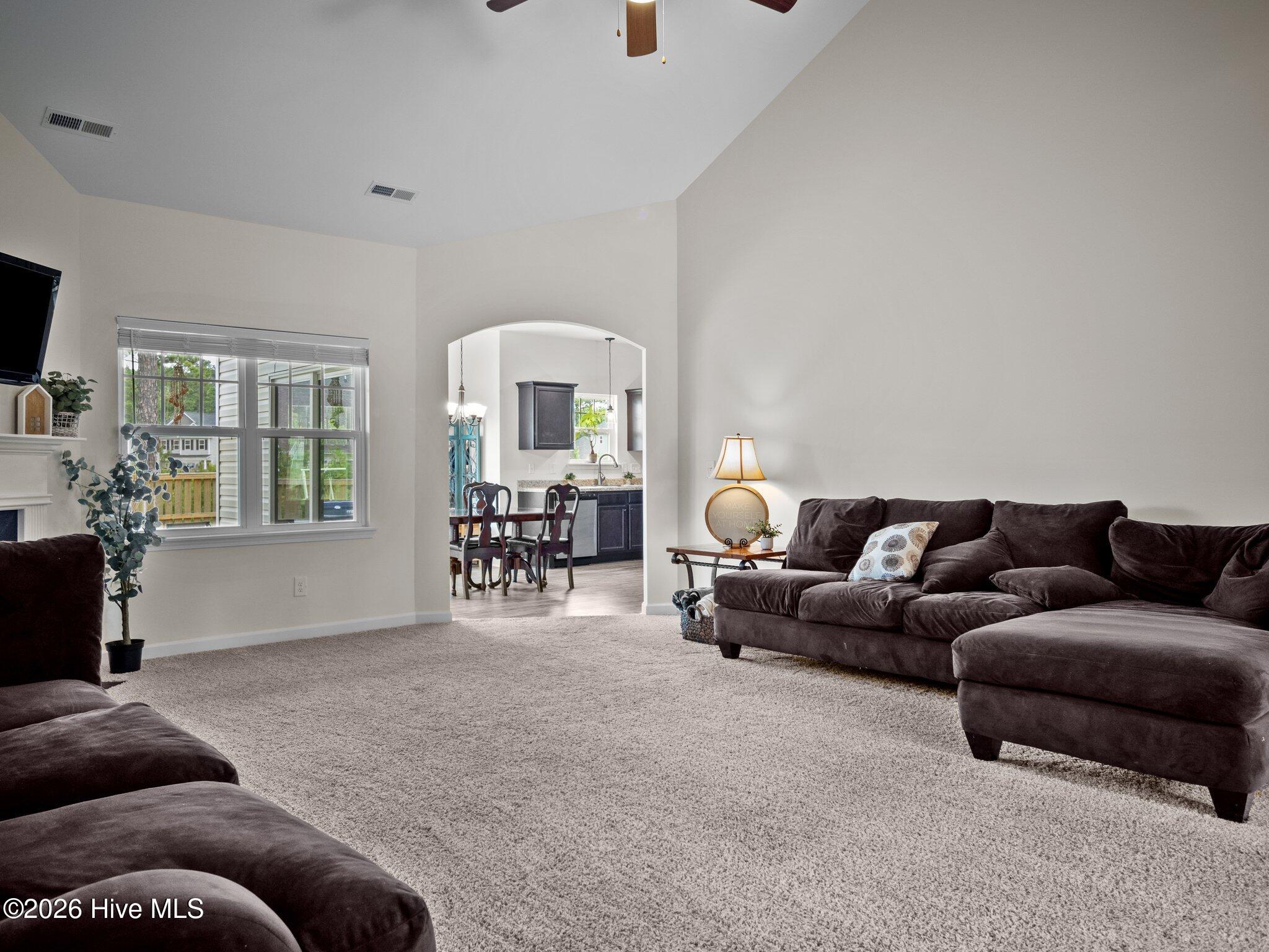 100561868 | Photo 16