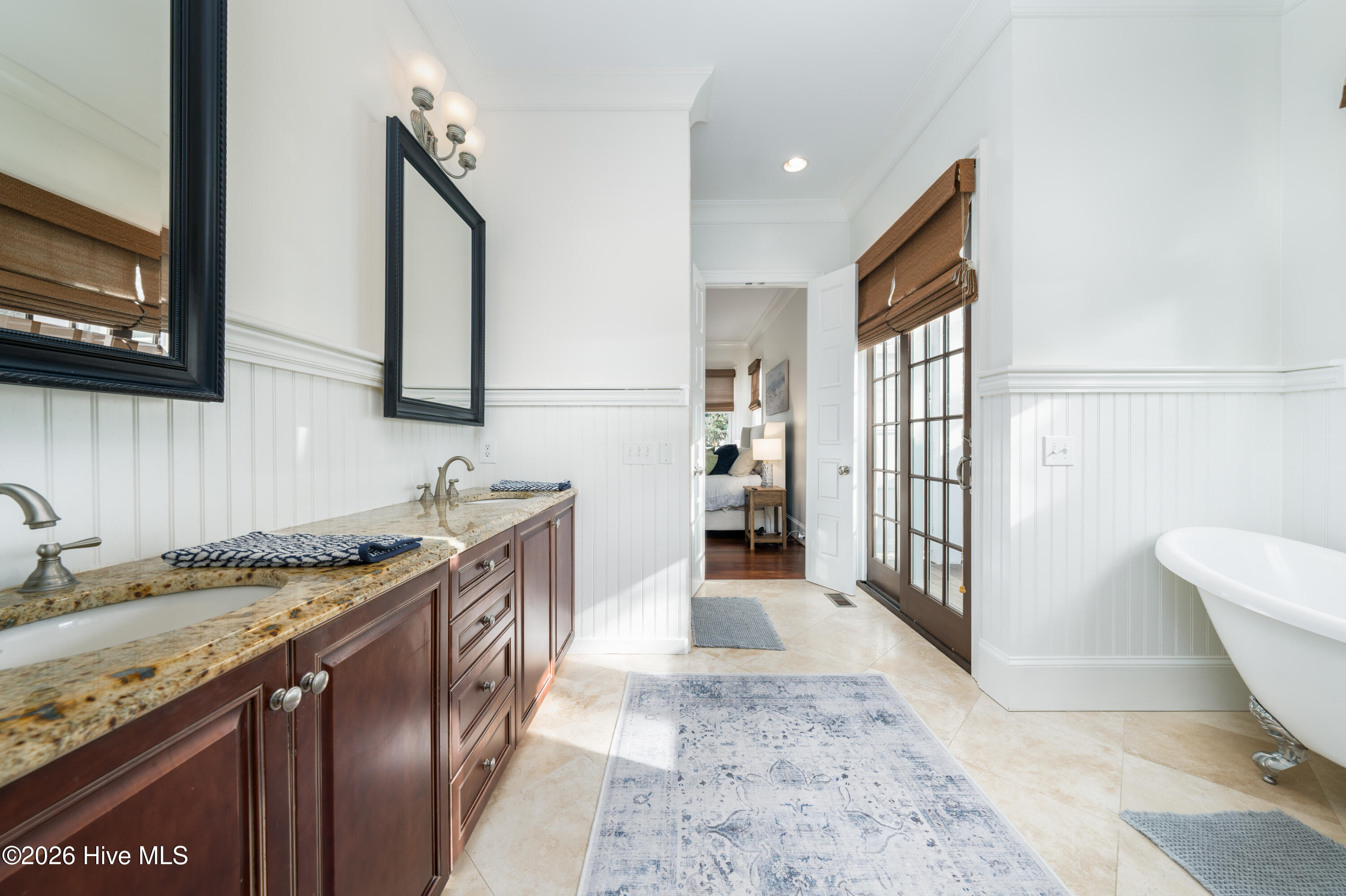 100549444 | Photo 31