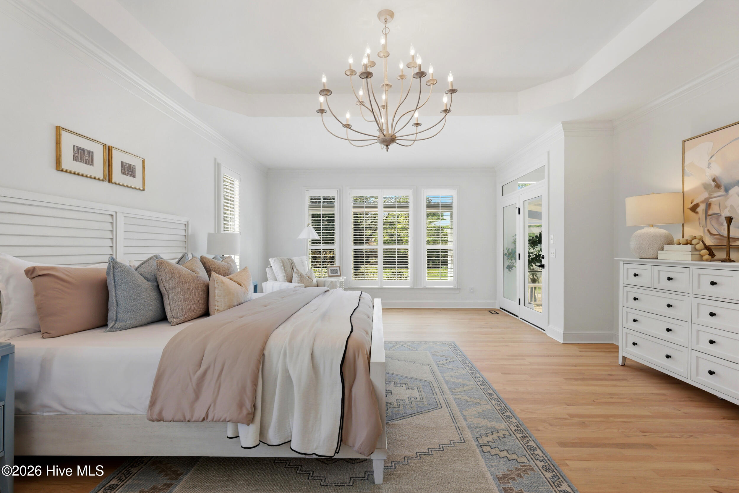 100540721 | Photo 35