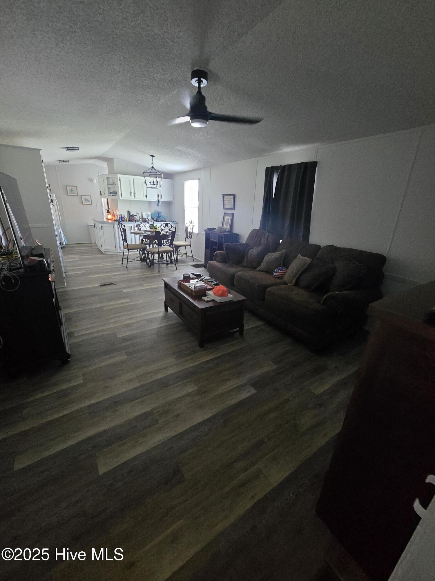 100510257 | Photo 15