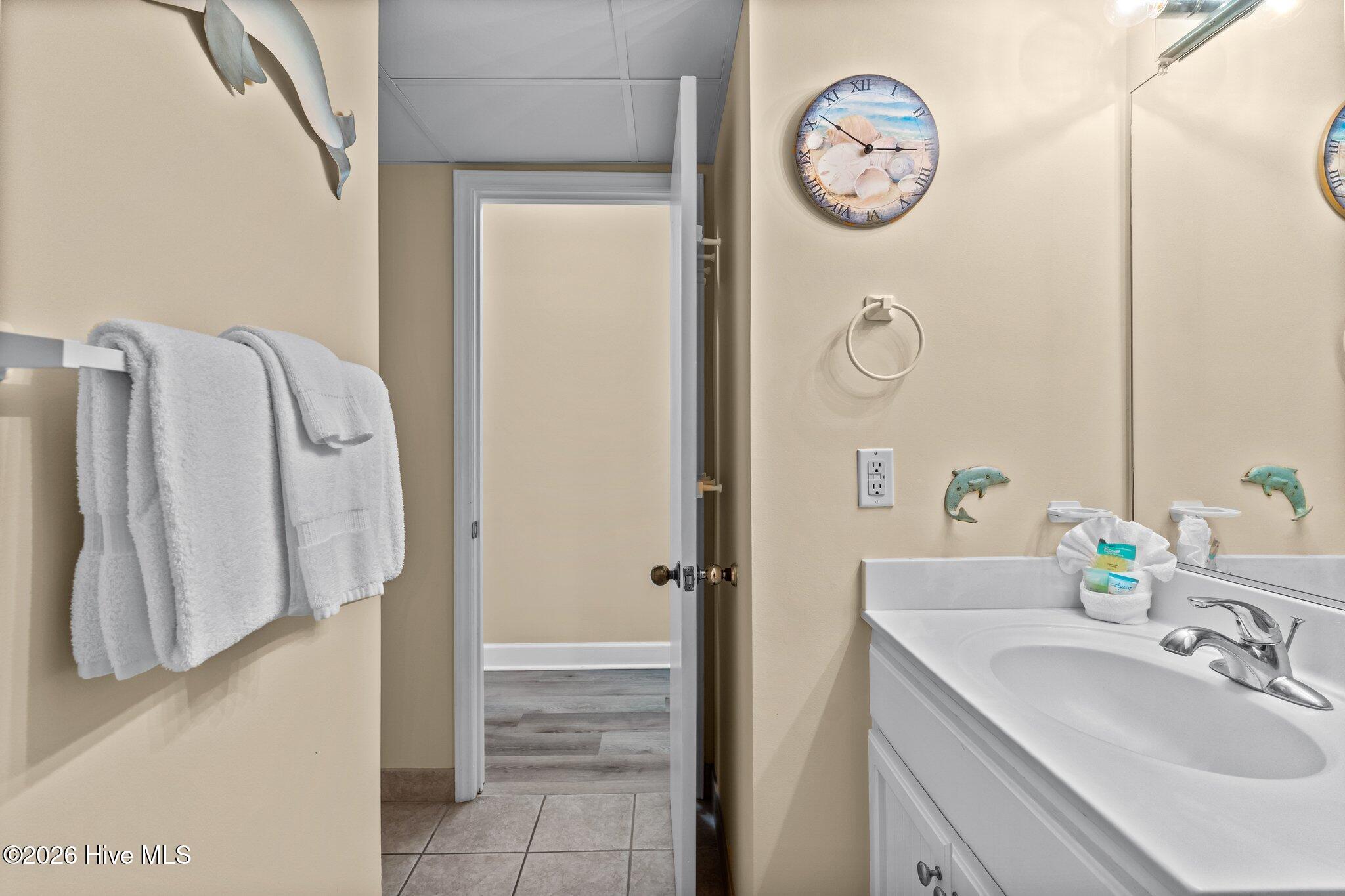 100565649 | Photo 26