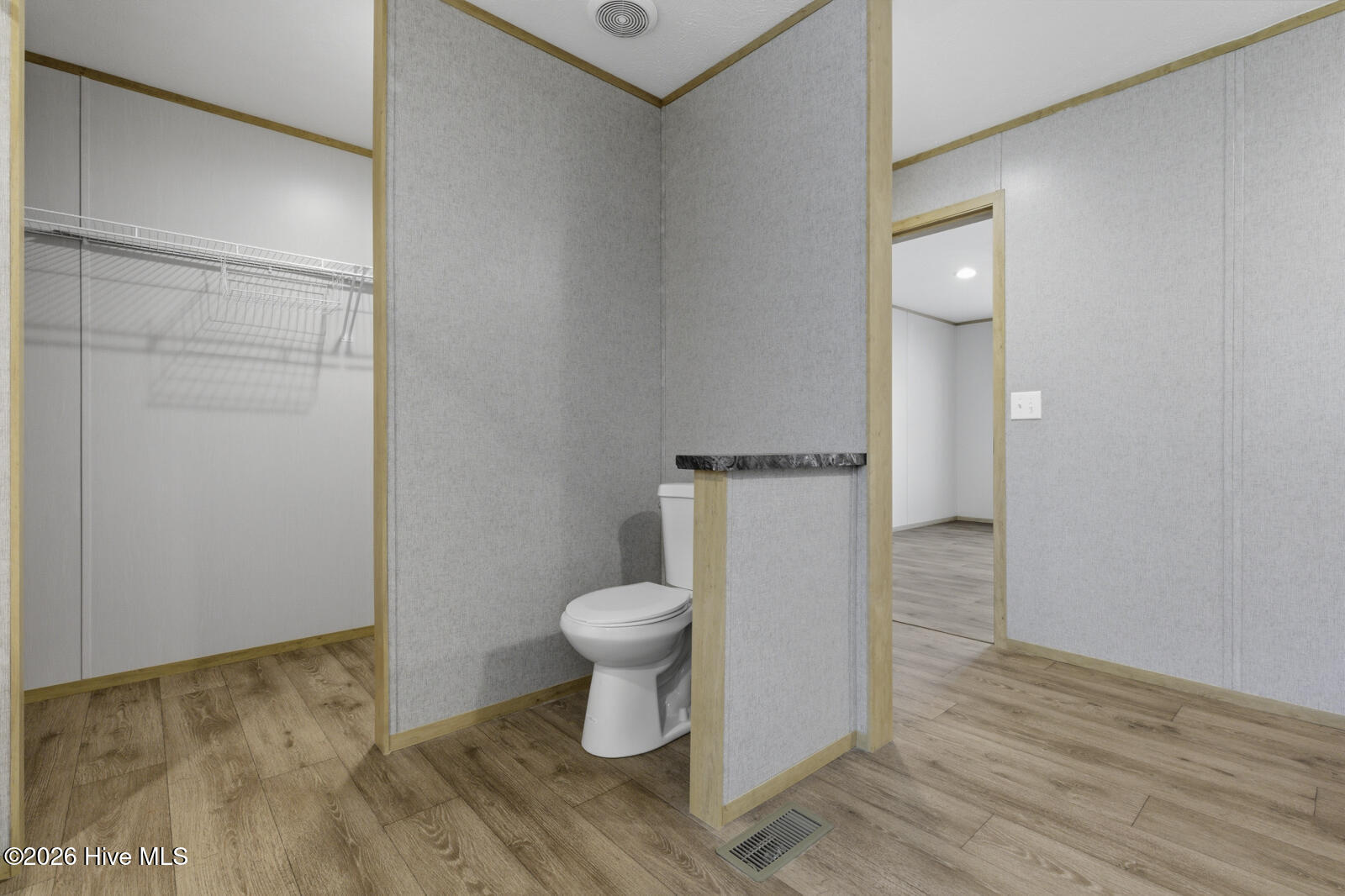 100565358 | Photo 18