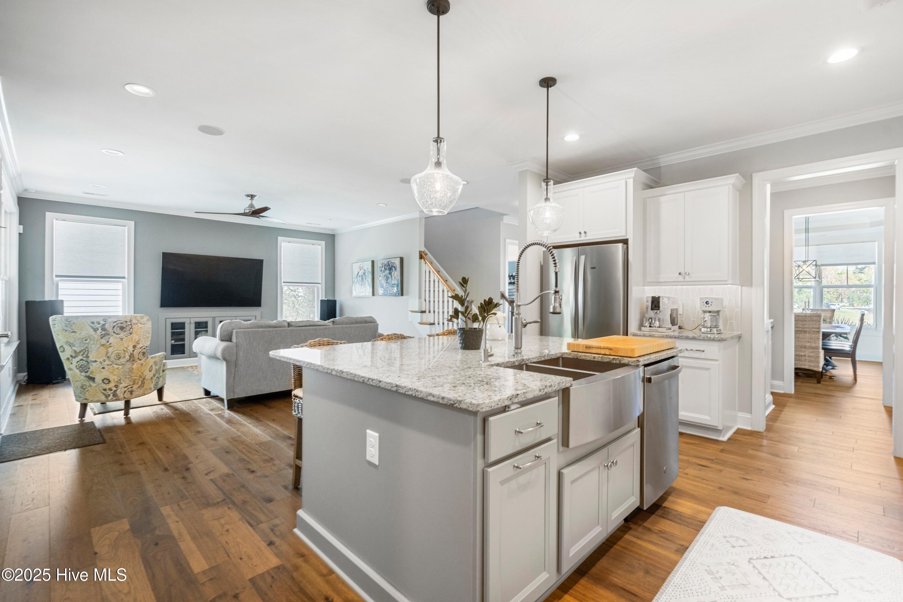 100538062 | Photo 28