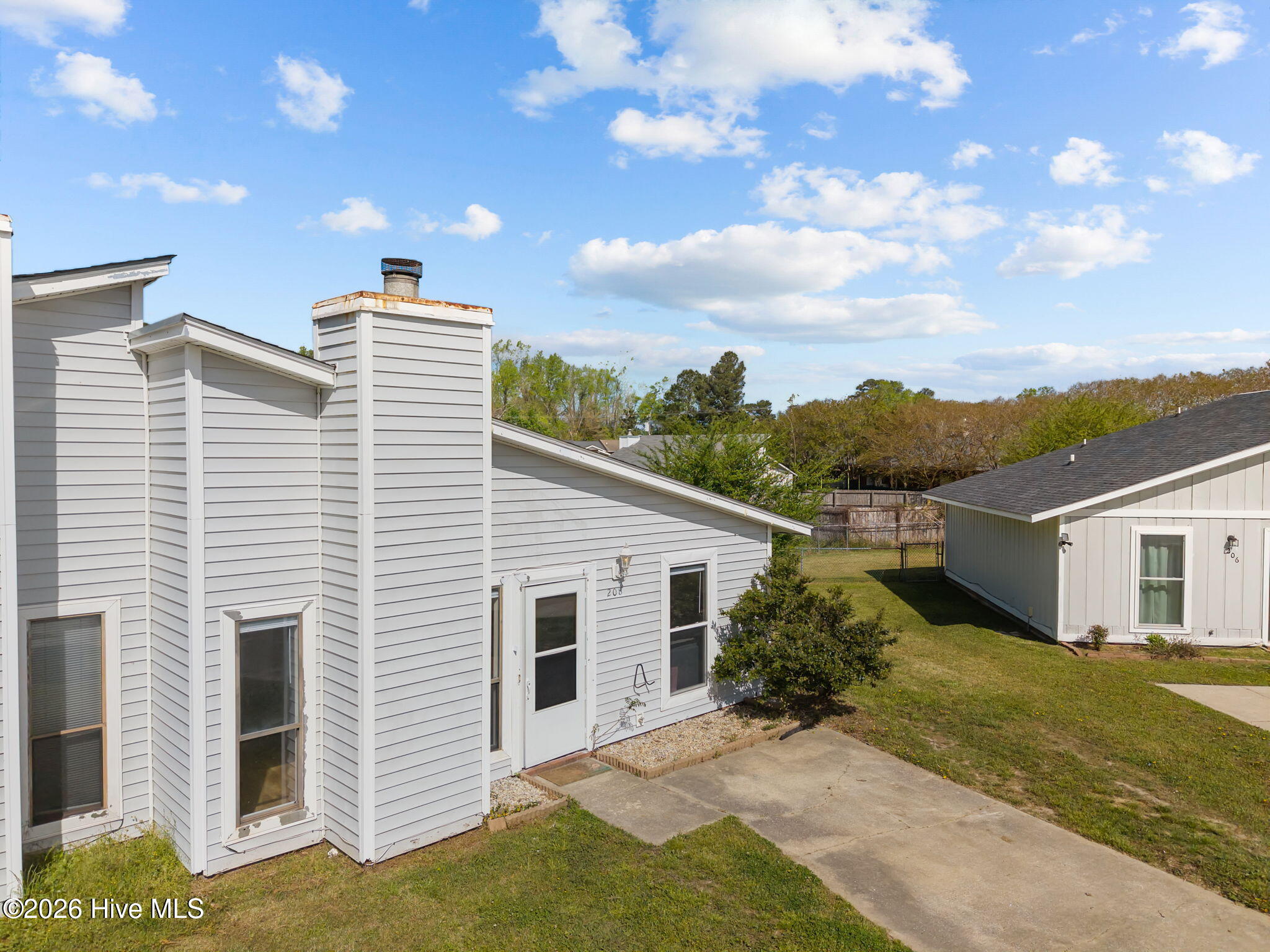 100565385 | Photo 35