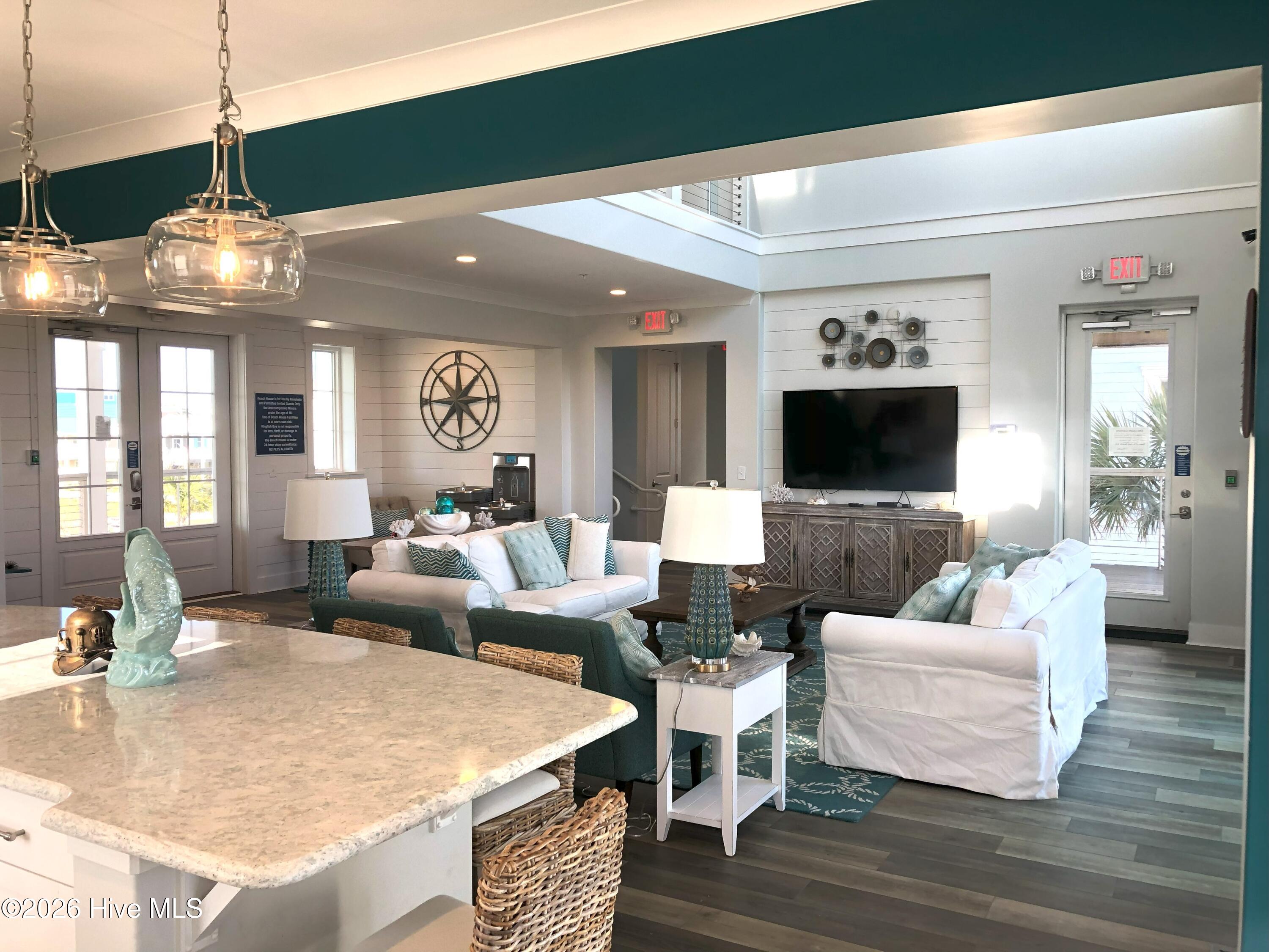 100559730 | Photo 60