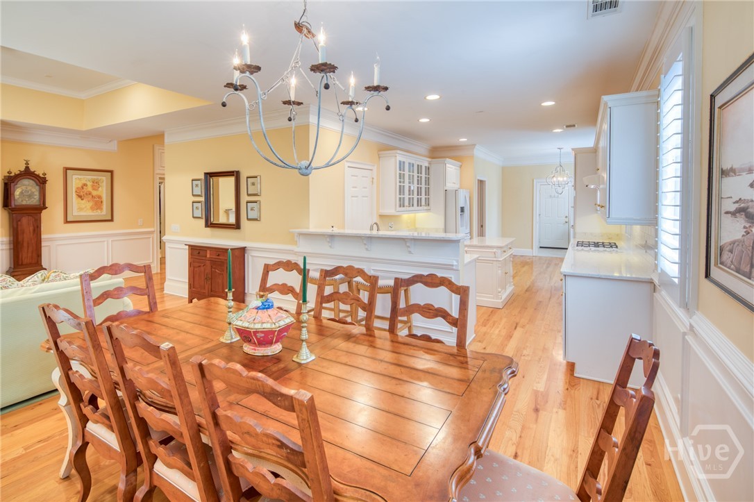 Dining room to Kitchen