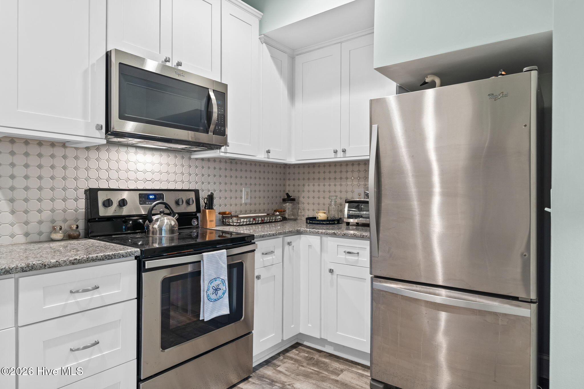 100549947 | Photo 56