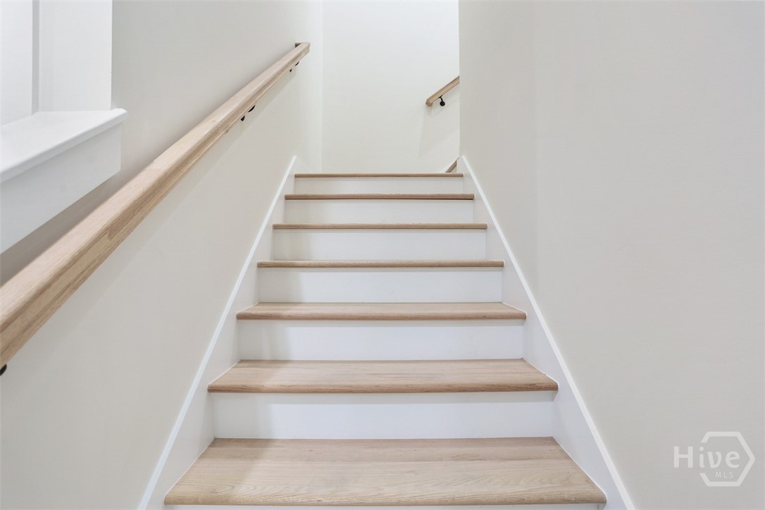 433 Exley Loop