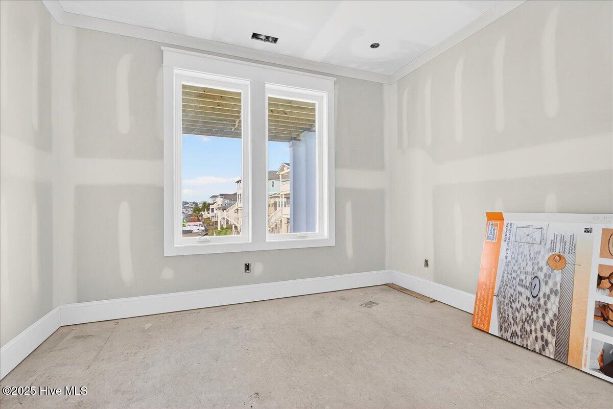 100543300 | Photo 23