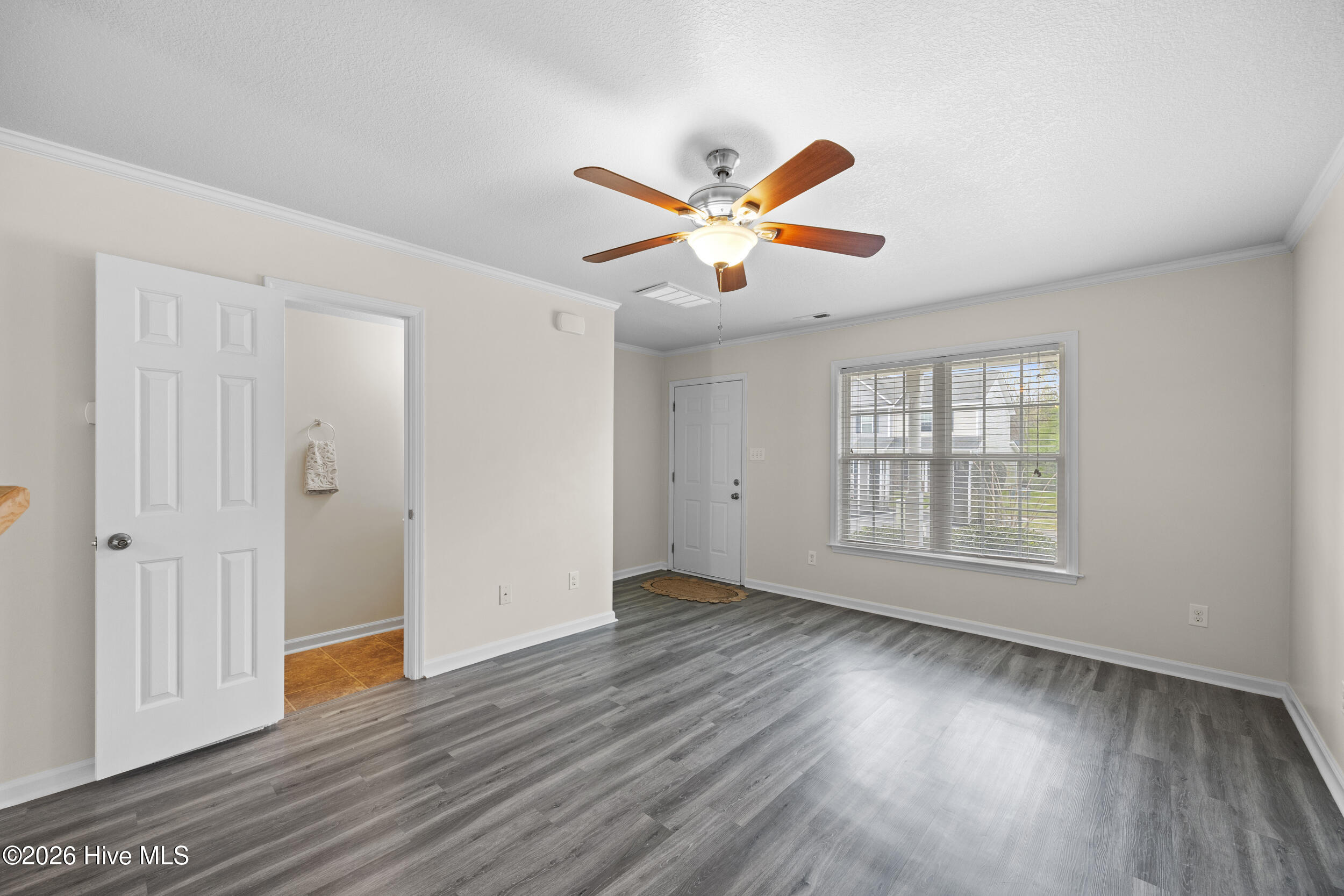 100552450 | Photo 10