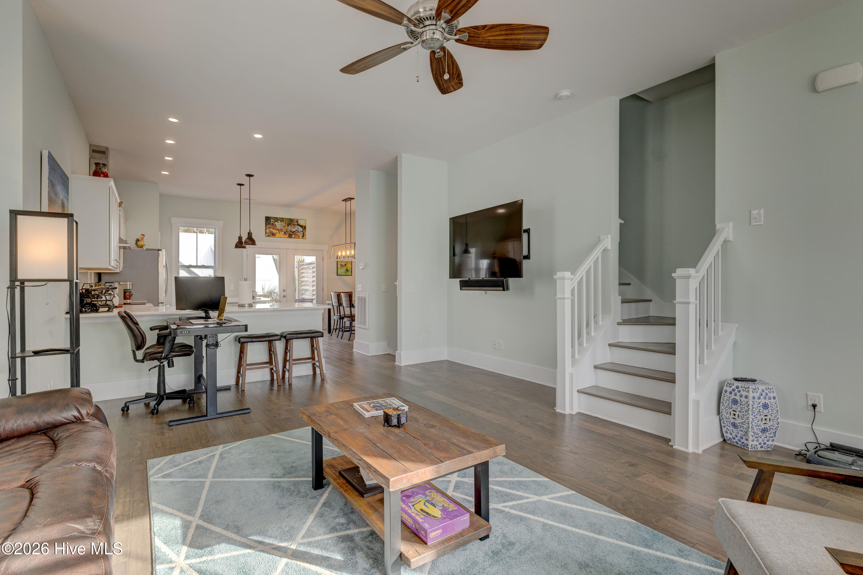 100561022 | Photo 13