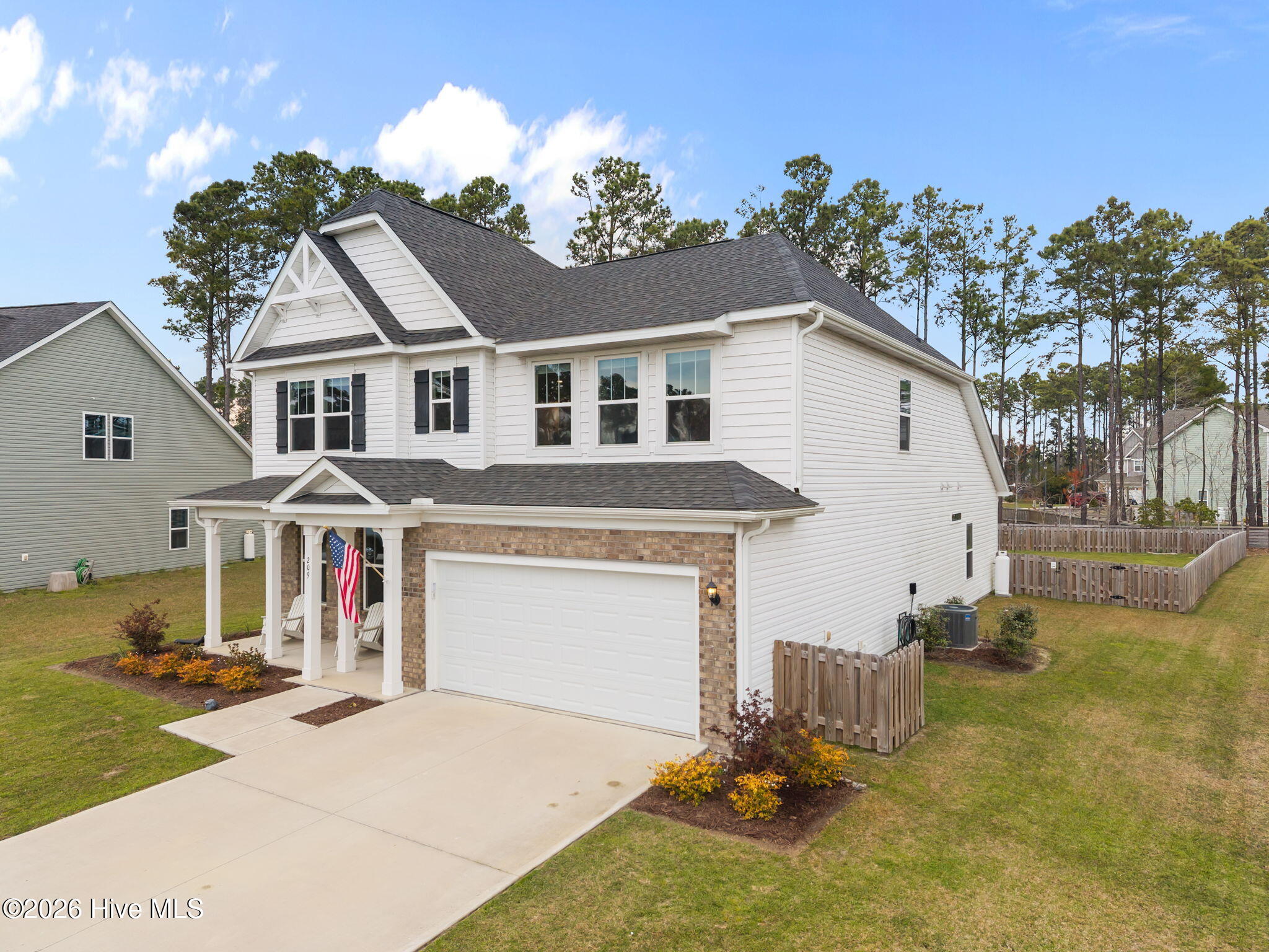 100562979 | Photo 36