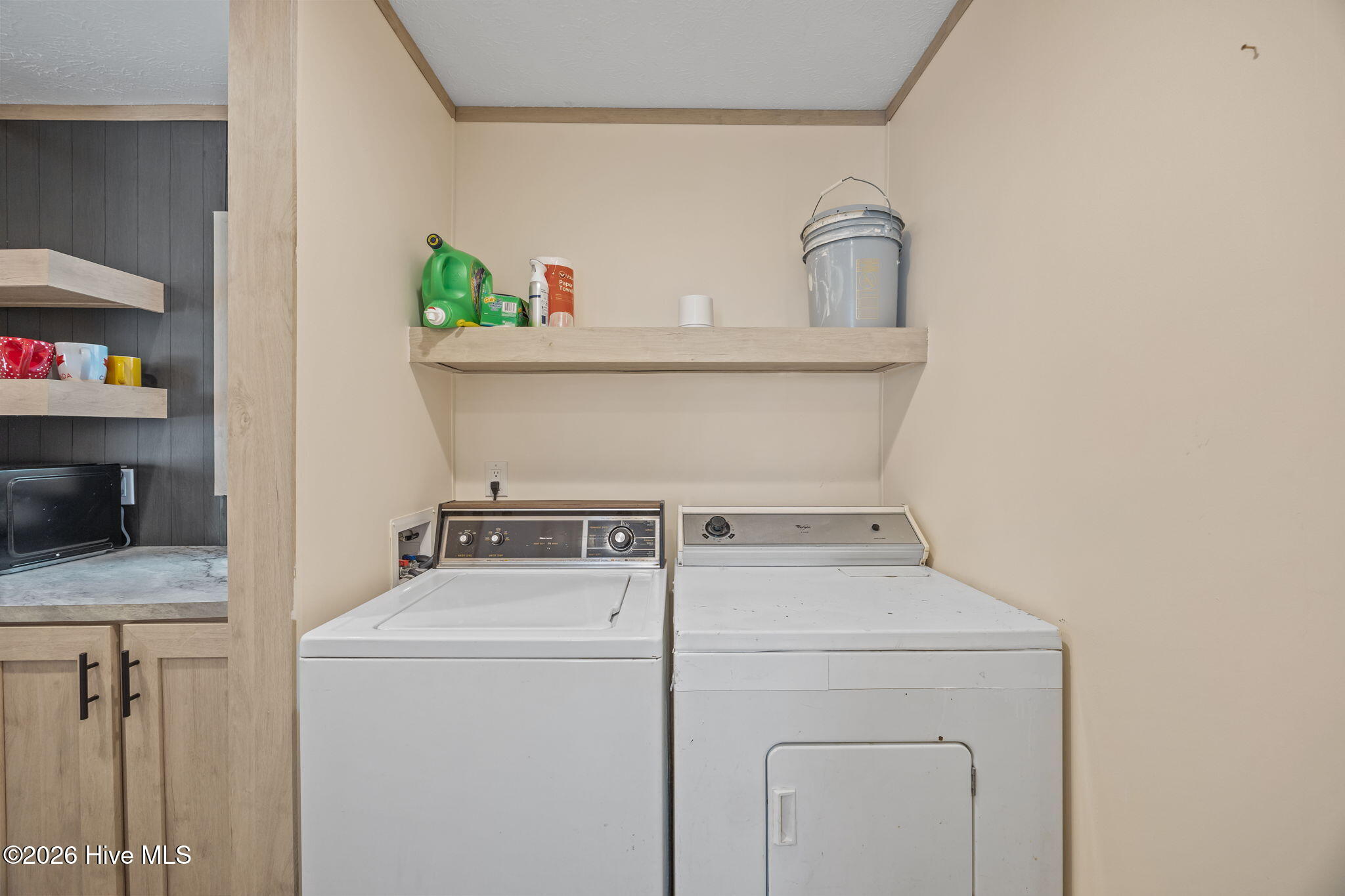 100558826 | Photo 14