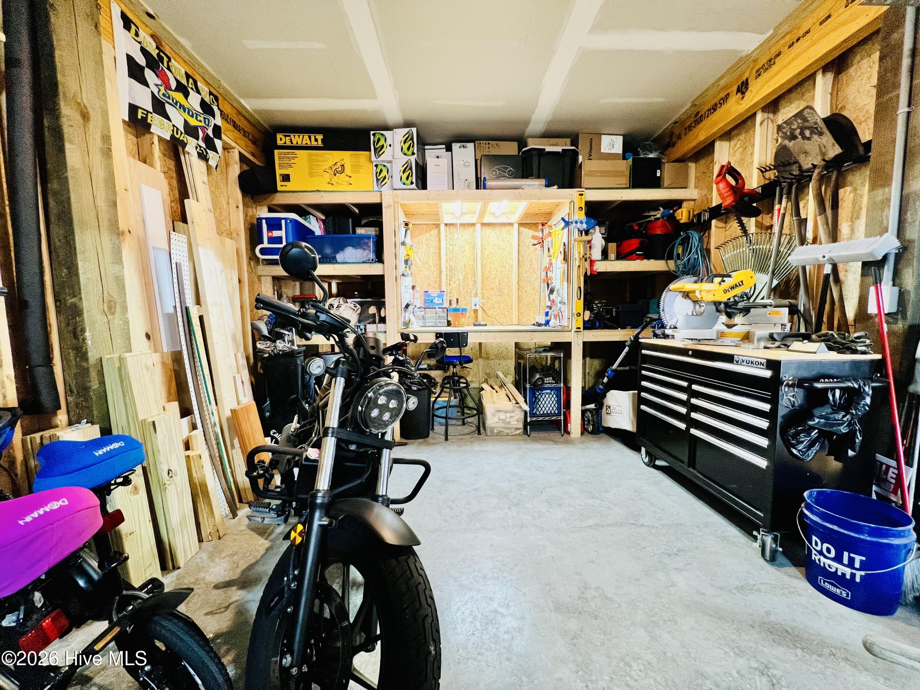 100551731 | Photo 23